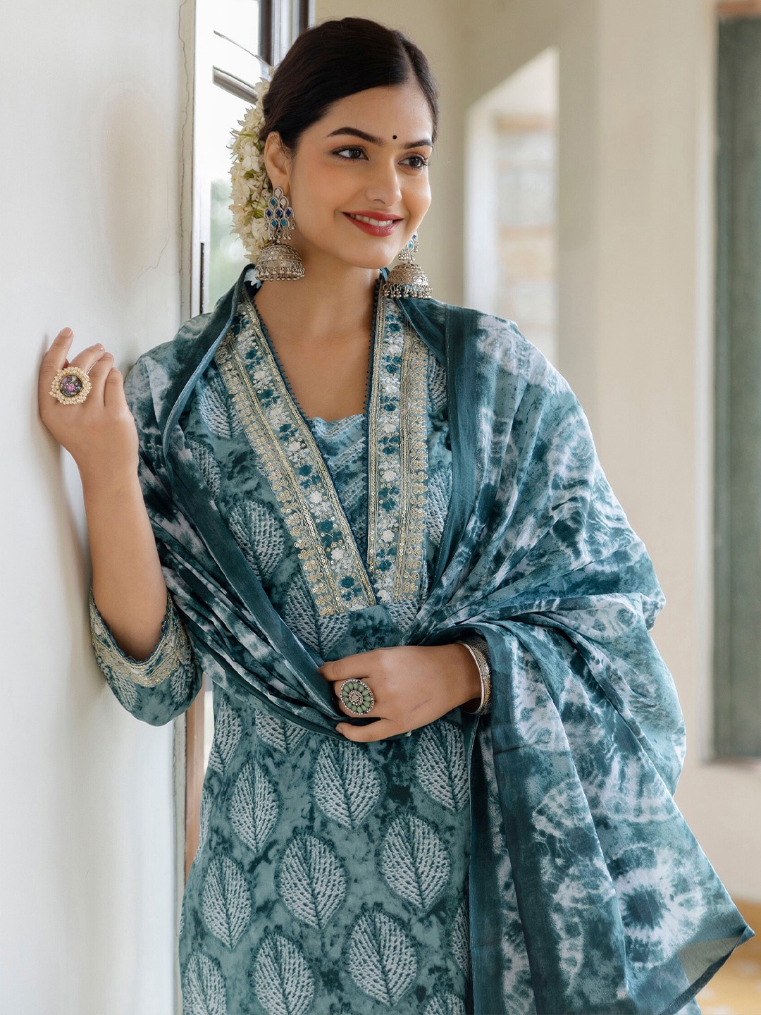 Anouk Floral Embroidered Empire Thread Work Pure Cotton Kurta with Trousers & Dupatta, Blue
Anouk Floral Embroidered Empire Thread Work Pure Cotton Kurta with Trousers & Dupatta, Blue