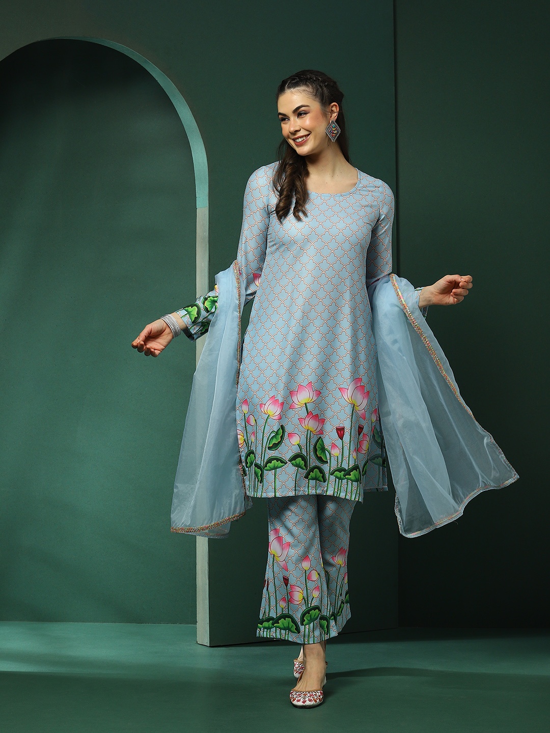 AKS Couture Floral Printed Regular Round Neck Straight Kurta With Palazzos & Dupatta, Blue
AKS Couture Floral Printed Regular Round Neck Straight Kurta With Palazzos & Dupatta, Blue