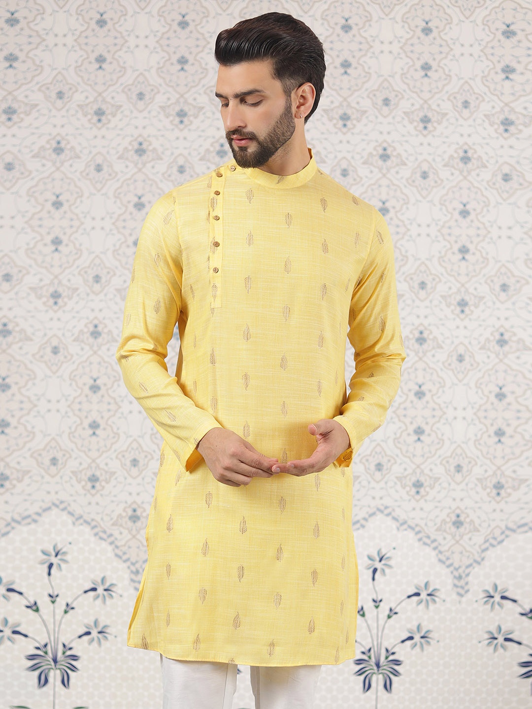 Ode by House of Pataudi Floral Woven Design Mandarin Collar Jacquard Weave Kurta, Yellow
Ode by House of Pataudi Floral Woven Design Mandarin Collar Jacquard Weave Kurta, Yellow