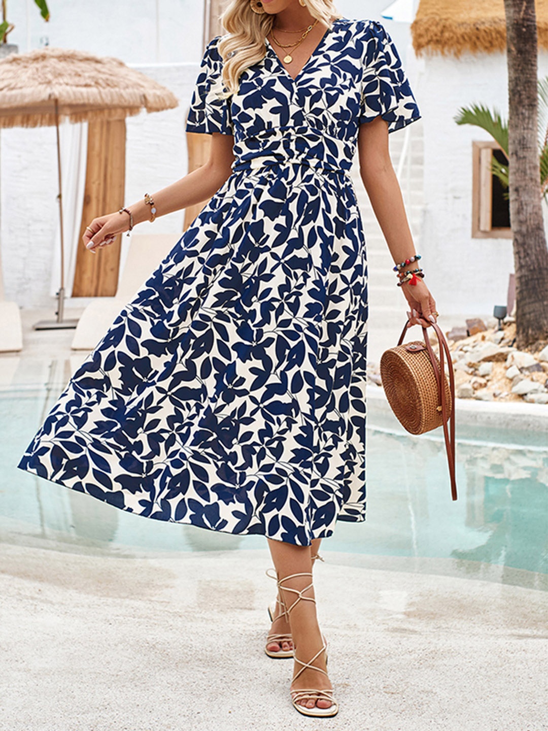StyleCast Navy Blue Abstract Printed V-Neck Flared Sleeves Casual Fit & Flare Midi Dress
StyleCast Navy Blue Abstract Printed V-Neck Flared Sleeves Casual Fit & Flare Midi Dress