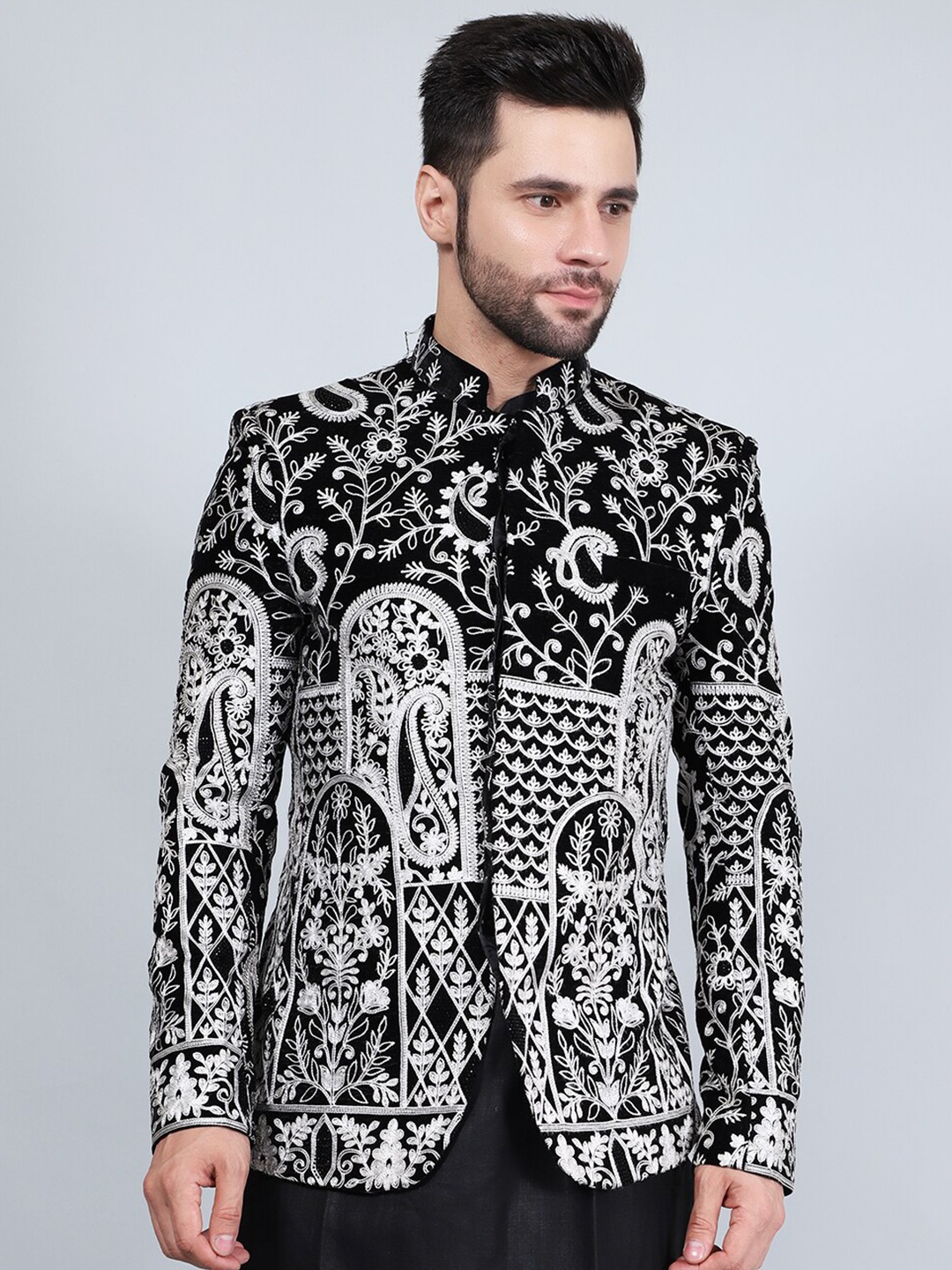 Wintage Ethnic Motifs Embroidered Mandarin Collar Velvet Single Breasted Blazer, Black
Wintage Ethnic Motifs Embroidered Mandarin Collar Velvet Single Breasted Blazer, Black