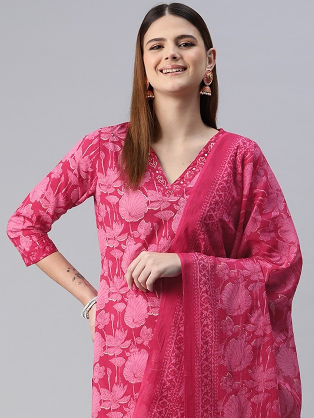 Readiprint Women Floral Printed Regular Thread Work Pure Cotton Kurta with Trousers & With Dupatta, Pink
Readiprint Women Floral Printed Regular Thread Work Pure Cotton Kurta with Trousers & With Dupatta, Pink