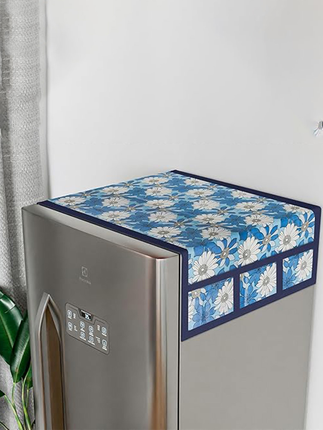 Dakshya Industries Red & Blue 4Pcs Floral Printed Waterproof Fridge Cover With Fridge Mats
Dakshya Industries Red & Blue 4Pcs Floral Printed Waterproof Fridge Cover With Fridge Mats