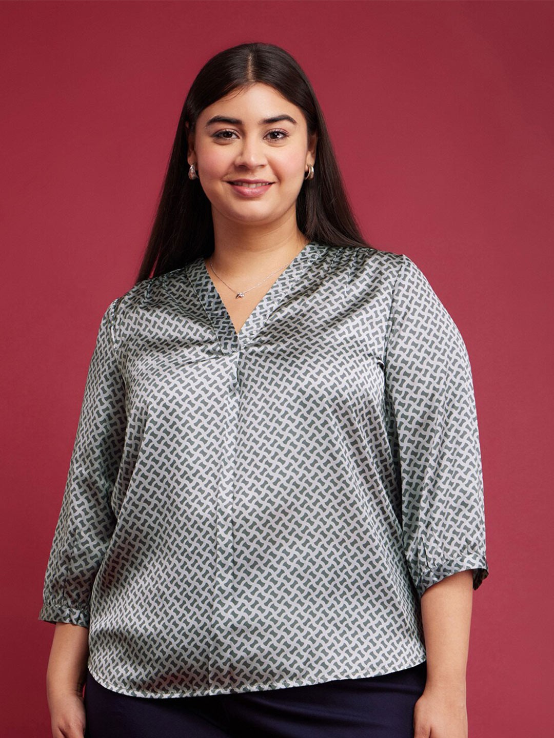 FableStreet X Plus Size Geometric Print V Neck Three-Quarter Sleeves Satin Top, Grey
FableStreet X Plus Size Geometric Print V Neck Three-Quarter Sleeves Satin Top, Grey