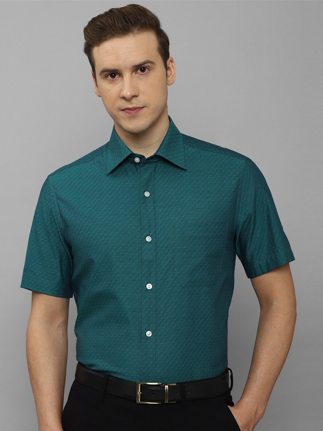 Louis Philippe Self Design Spread Collar Short Sleeves Cotton Formal Shirt, Green
Louis Philippe Self Design Spread Collar Short Sleeves Cotton Formal Shirt, Green