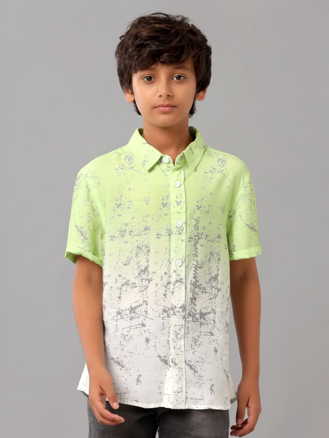 UNDER FOURTEEN ONLY Boys Abstract Printed Spread Collar Casual Cotton Shirt, Green
UNDER FOURTEEN ONLY Boys Abstract Printed Spread Collar Casual Cotton Shirt, Green