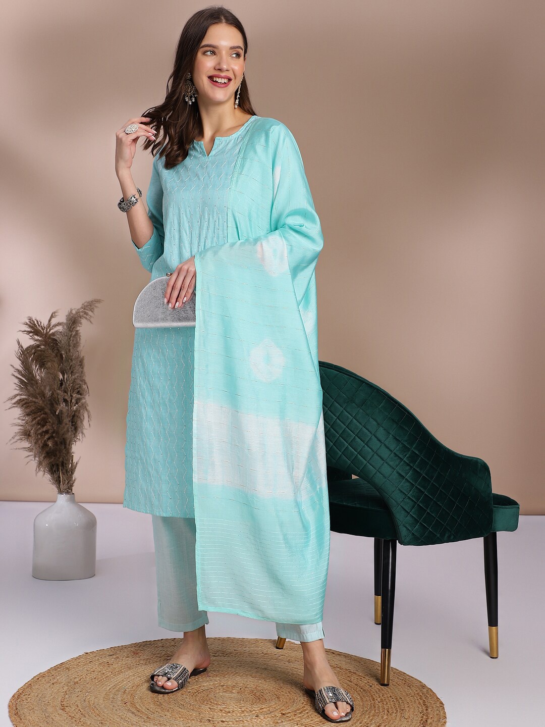 Anouk Embroidered Regular Thread Work Straight Kurta with Trousers & Dupatta, Turquoise blue
Anouk Embroidered Regular Thread Work Straight Kurta with Trousers & Dupatta, Turquoise blue
