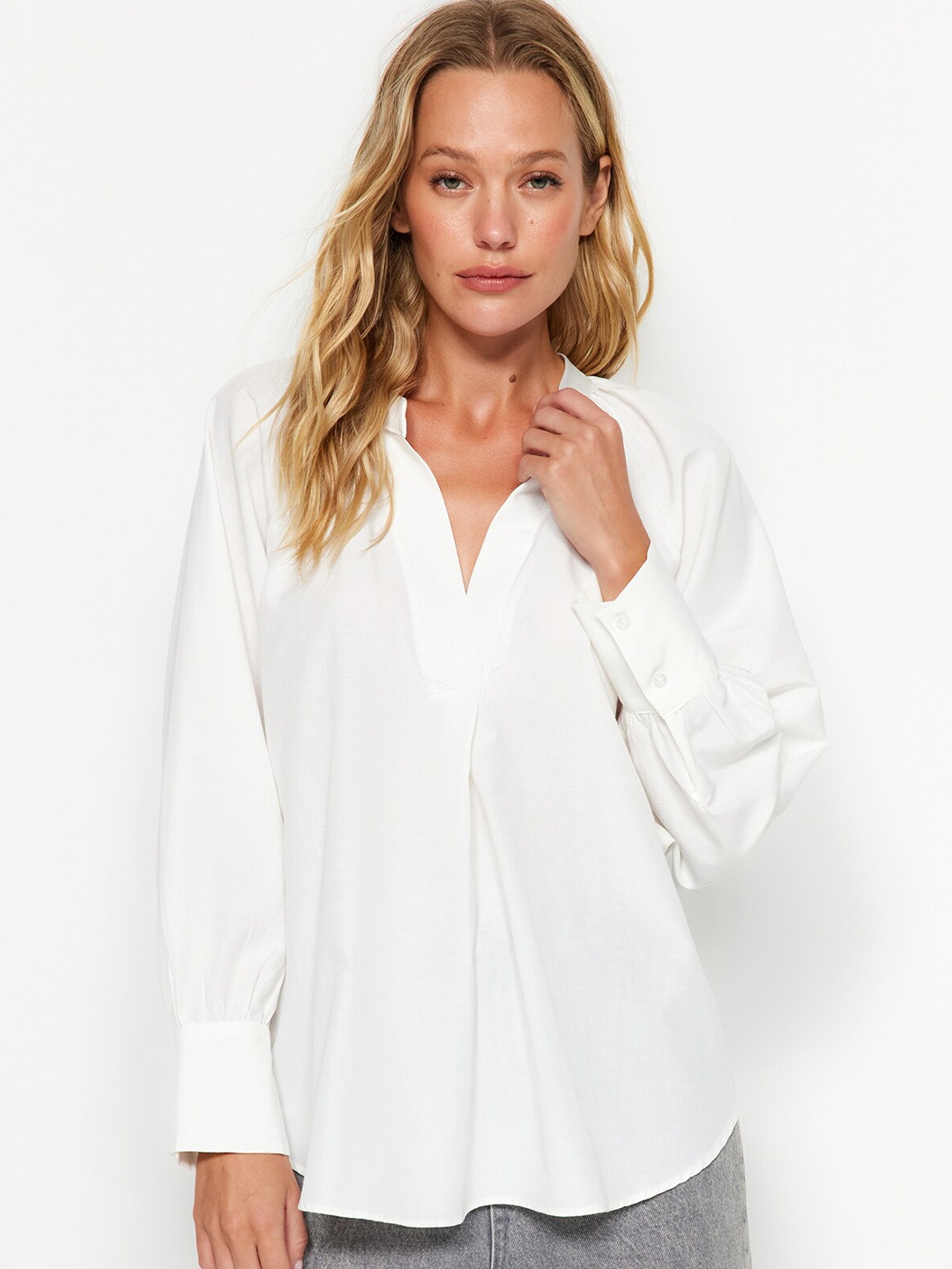 Trendyol Mandarin Collar Cuffed Sleeves Gathered Cotton Shirt Style Top, White
Trendyol Mandarin Collar Cuffed Sleeves Gathered Cotton Shirt Style Top, White