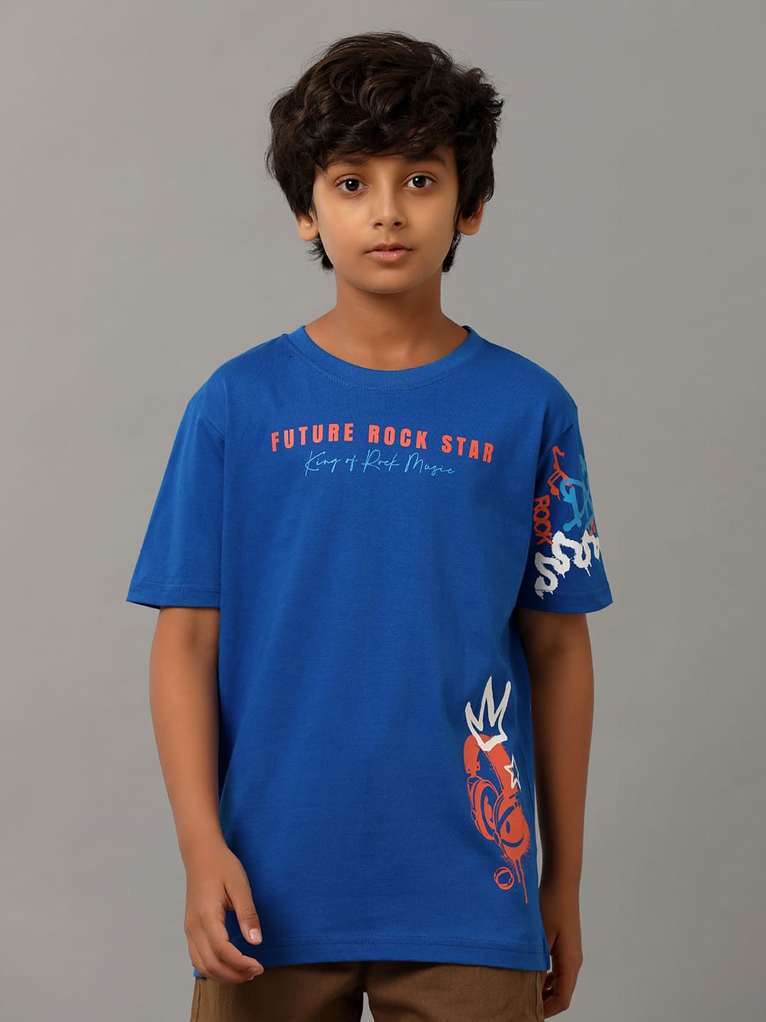 UNDER FOURTEEN ONLY Boys Typography Printed Round Neck Oversized Longline T-shirt, Blue
UNDER FOURTEEN ONLY Boys Typography Printed Round Neck Oversized Longline T-shirt, Blue