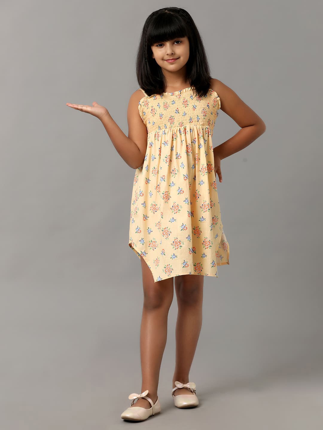 UNDER FOURTEEN ONLY Girls Girls Floral Printed Smocked A-Line Dress, Yellow
UNDER FOURTEEN ONLY Girls Girls Floral Printed Smocked A-Line Dress, Yellow
