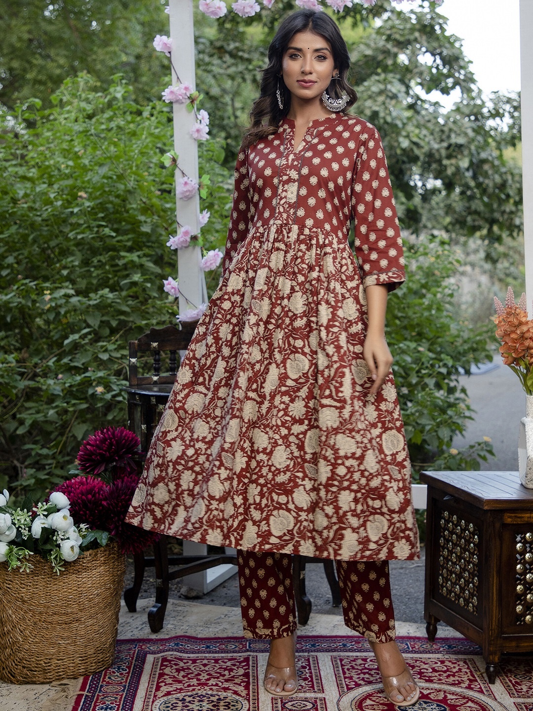 Mialo fashion Ethnic Motifs Printed Mandarin Collar Anarkali Kurta with Palazzos & Dupatta, Maroon
Mialo fashion Ethnic Motifs Printed Mandarin Collar Anarkali Kurta with Palazzos & Dupatta, Maroon