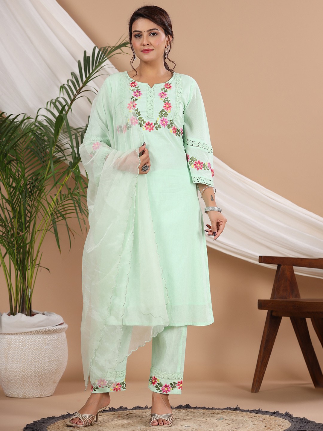 Rangeelo Ethnic Motifs Yoke Design Thread Work Pure Cotton Kurta with Palazzos & Dupatta, Green
Rangeelo Ethnic Motifs Yoke Design Thread Work Pure Cotton Kurta with Palazzos & Dupatta, Green