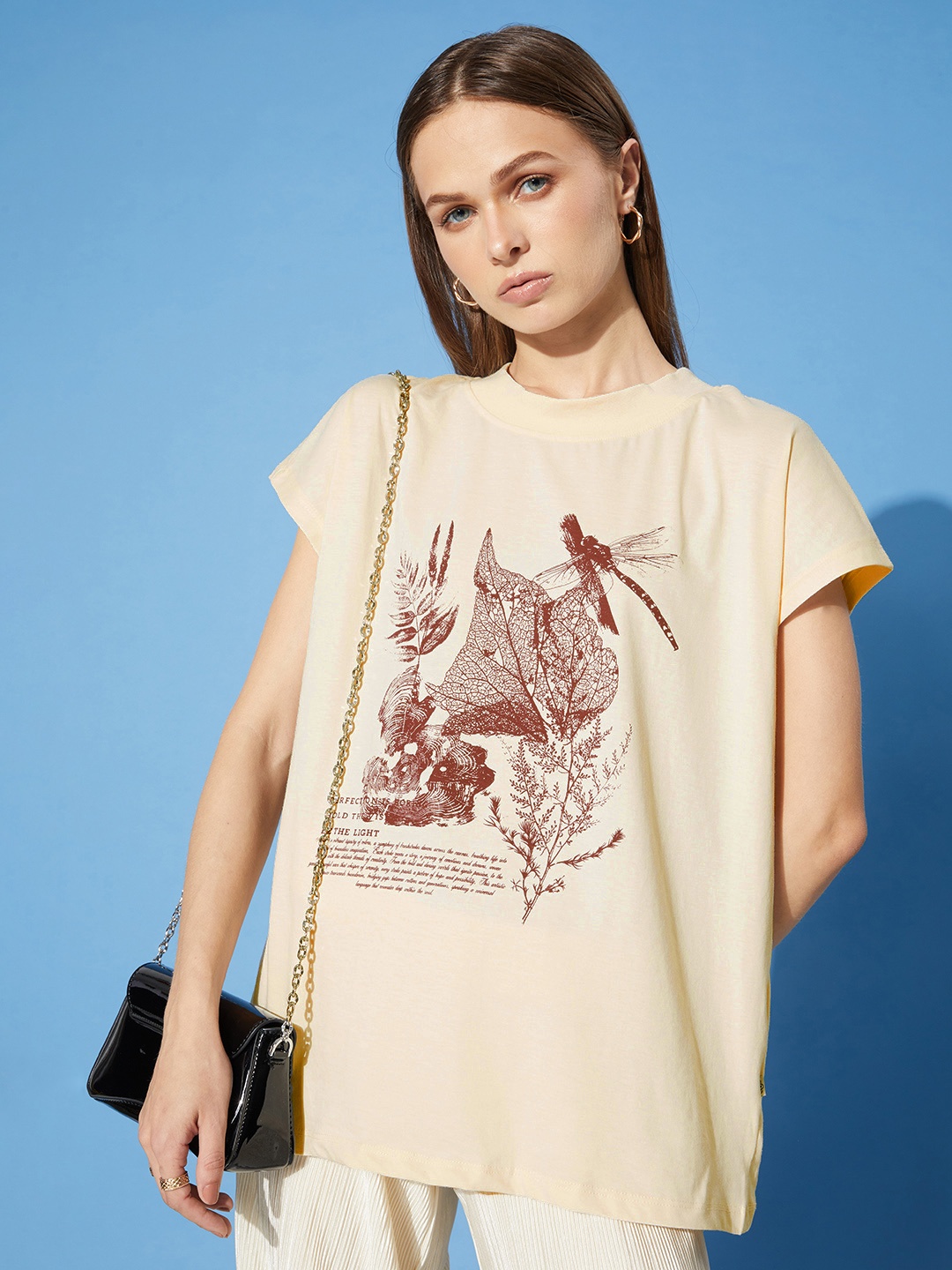 The Roadster Life Co. Graphic Printed Easy Boxy Fit Round Neck Extended Sleeves T-shirt, Cream
The Roadster Life Co. Graphic Printed Easy Boxy Fit Round Neck Extended Sleeves T-shirt, Cream