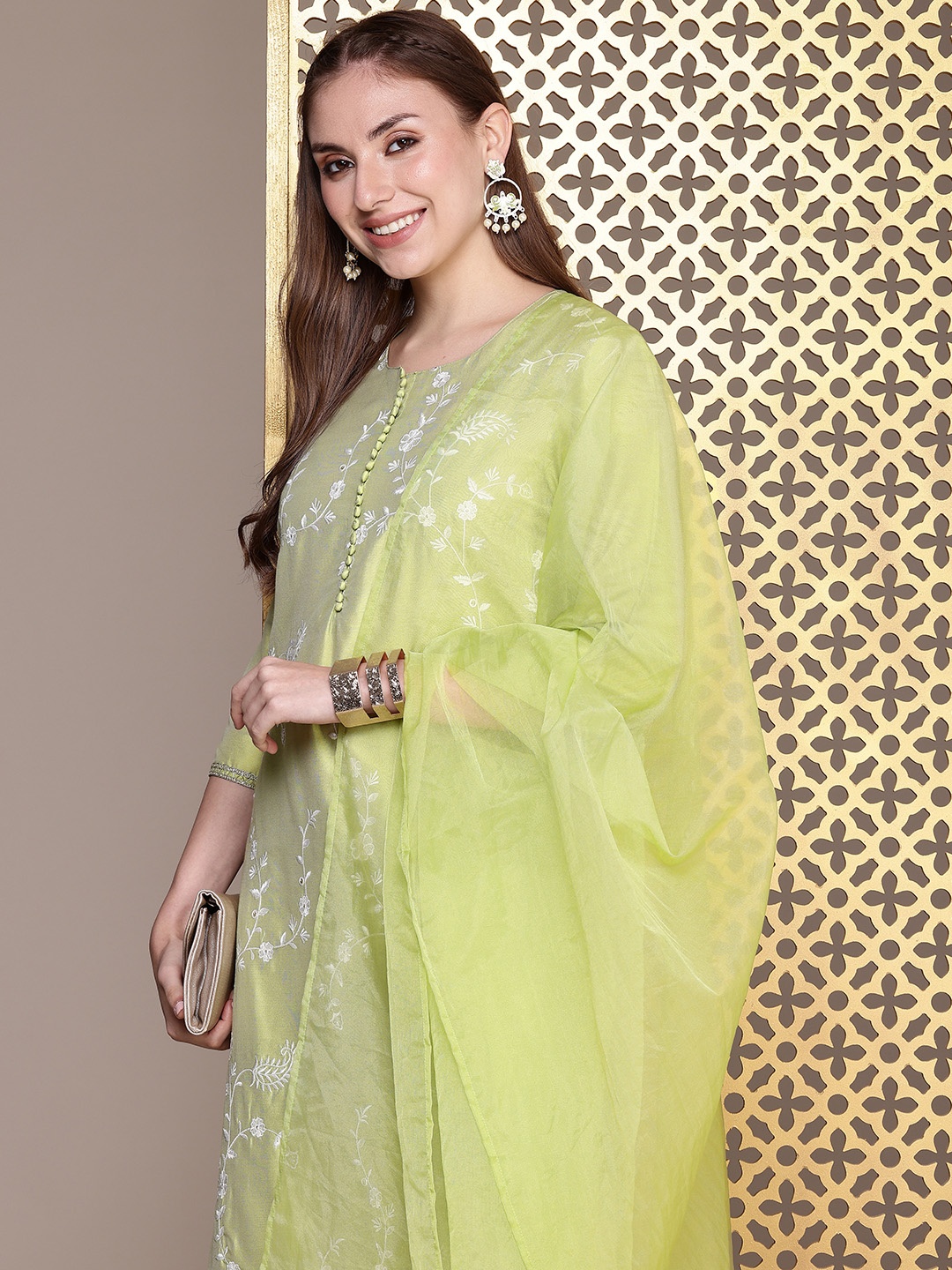 House of Pataudi Women Jashn Floral Embroidered Thread Work Kurta With Trousers &Dupatta, Green
House of Pataudi Women Jashn Floral Embroidered Thread Work Kurta With Trousers &Dupatta, Green