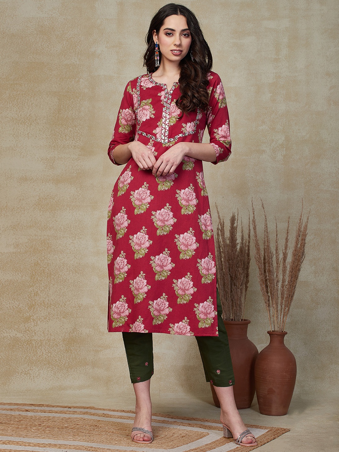 FASHOR Floral Printed Sequinned Notch Neck Regular Sleeves Cotton Straight Fit Kurta, Red
FASHOR Floral Printed Sequinned Notch Neck Regular Sleeves Cotton Straight Fit Kurta, Red