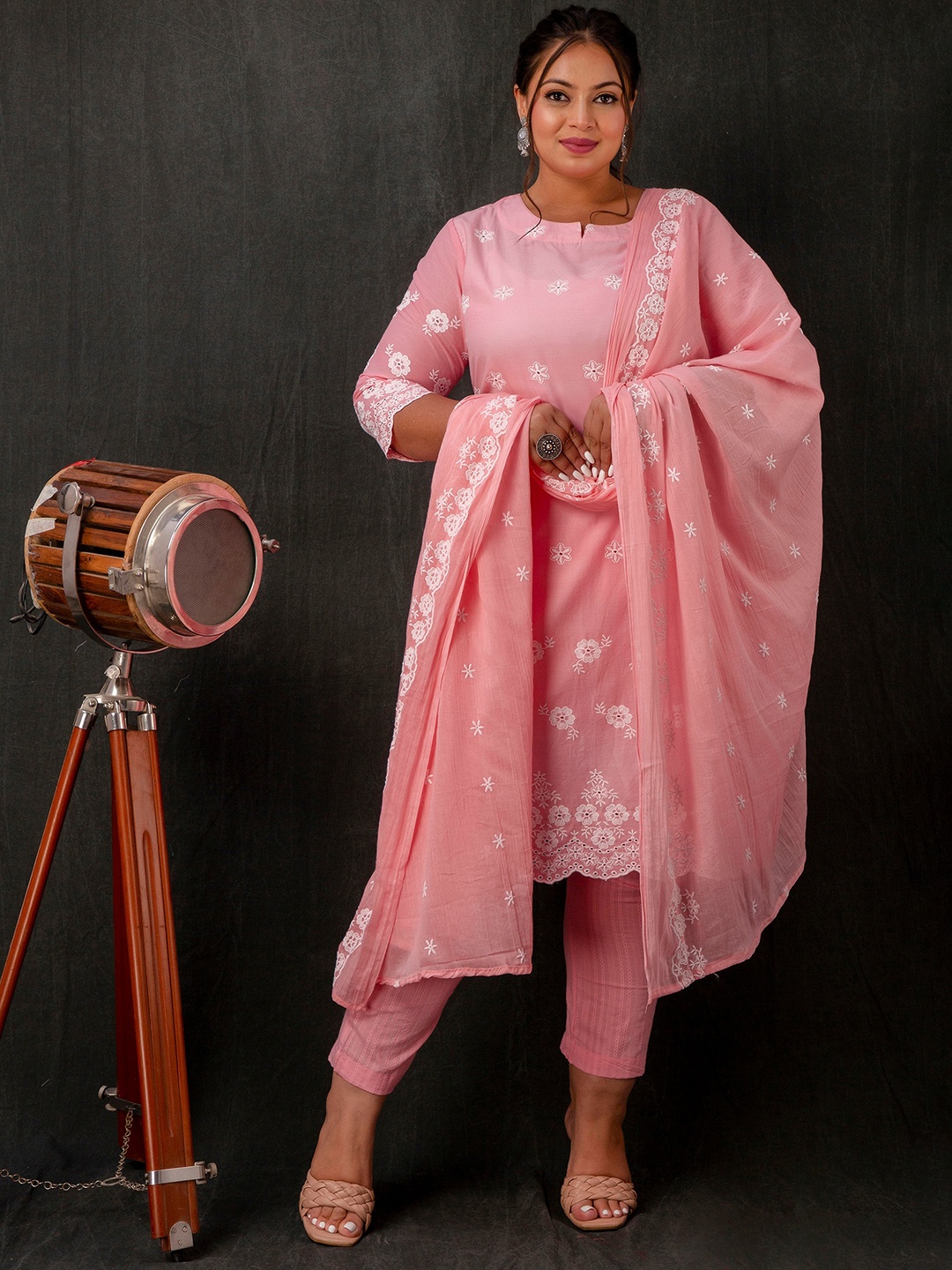 LALI JAIPUR Plus Size Floral Embroidered Notched Neck Kurta with Trousers & Dupatta, Pink
LALI JAIPUR Plus Size Floral Embroidered Notched Neck Kurta with Trousers & Dupatta, Pink
