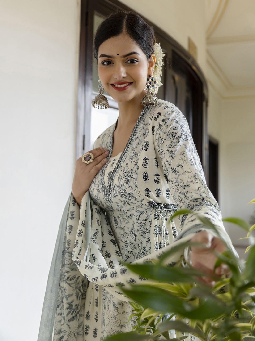 KALINI Floral Printed Empire Mirror Work Pure Cotton Kurta with Patiala & Dupatta, Off white
KALINI Floral Printed Empire Mirror Work Pure Cotton Kurta with Patiala & Dupatta, Off white