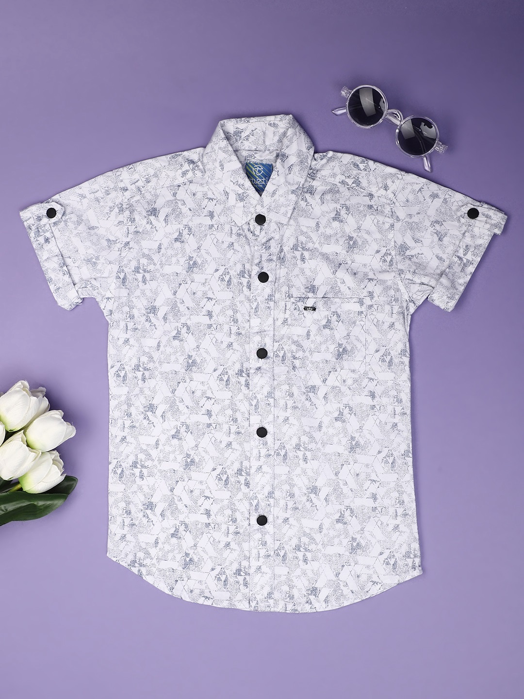V-Mart Boys Short Sleeves Regular Fit Cotton Floral Opaque Printed Casual Shirt, White
V-Mart Boys Short Sleeves Regular Fit Cotton Floral Opaque Printed Casual Shirt, White