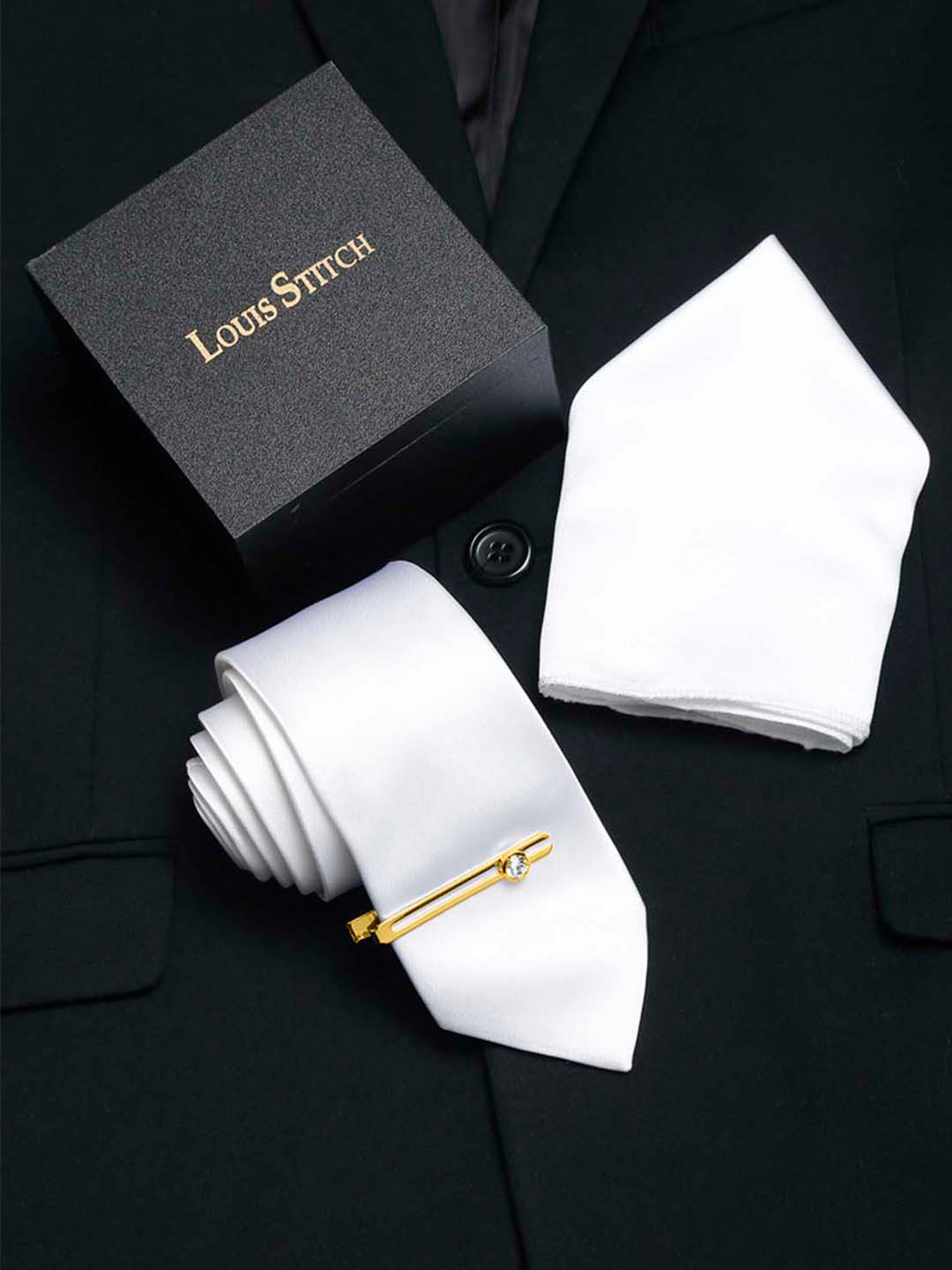 LOUIS STITCH Men Printed Silk Accessory Gift Set, White 
LOUIS STITCH Men Printed Silk Accessory Gift Set, White