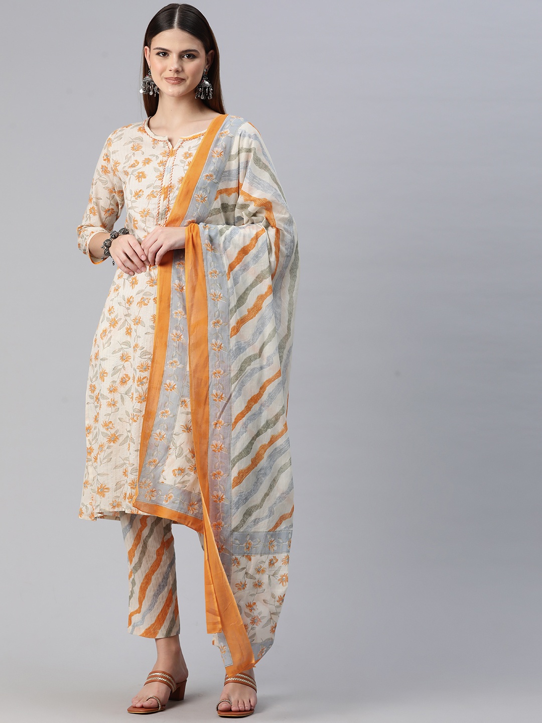 Readiprint Floral Printed Thread Work Pure Cotton Kurta with Trousers & Dupatta, Orange
Readiprint Floral Printed Thread Work Pure Cotton Kurta with Trousers & Dupatta, Orange