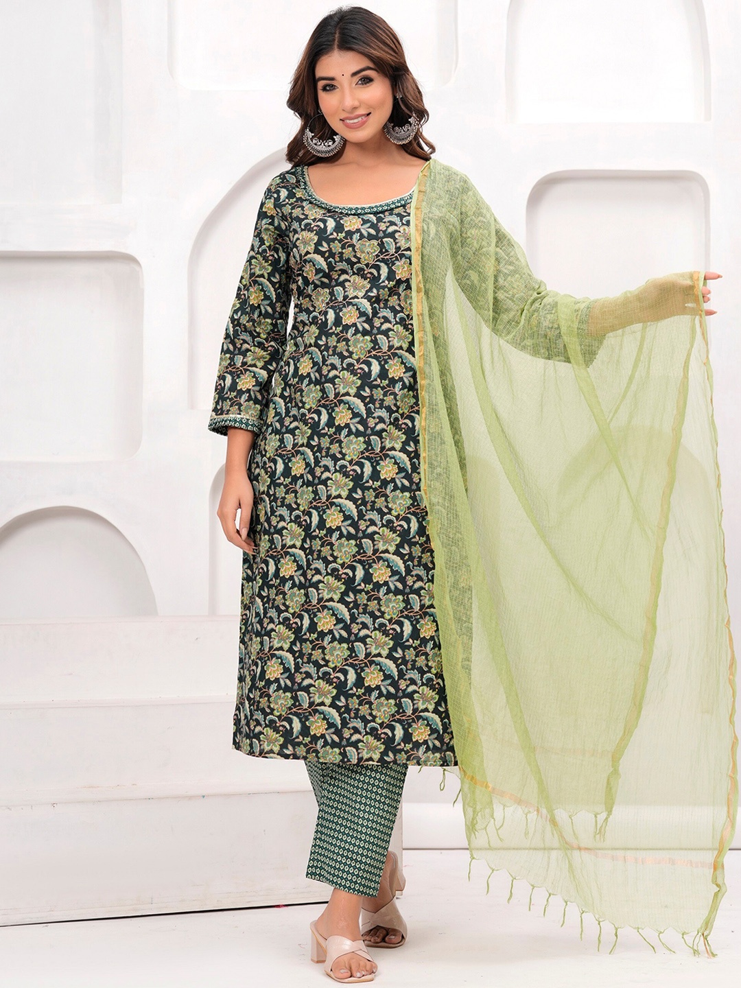 NAMDEV Floral Printed Straight Pure Cotton Kurta with Trousers & Dupatta, Green
NAMDEV Floral Printed Straight Pure Cotton Kurta with Trousers & Dupatta, Green