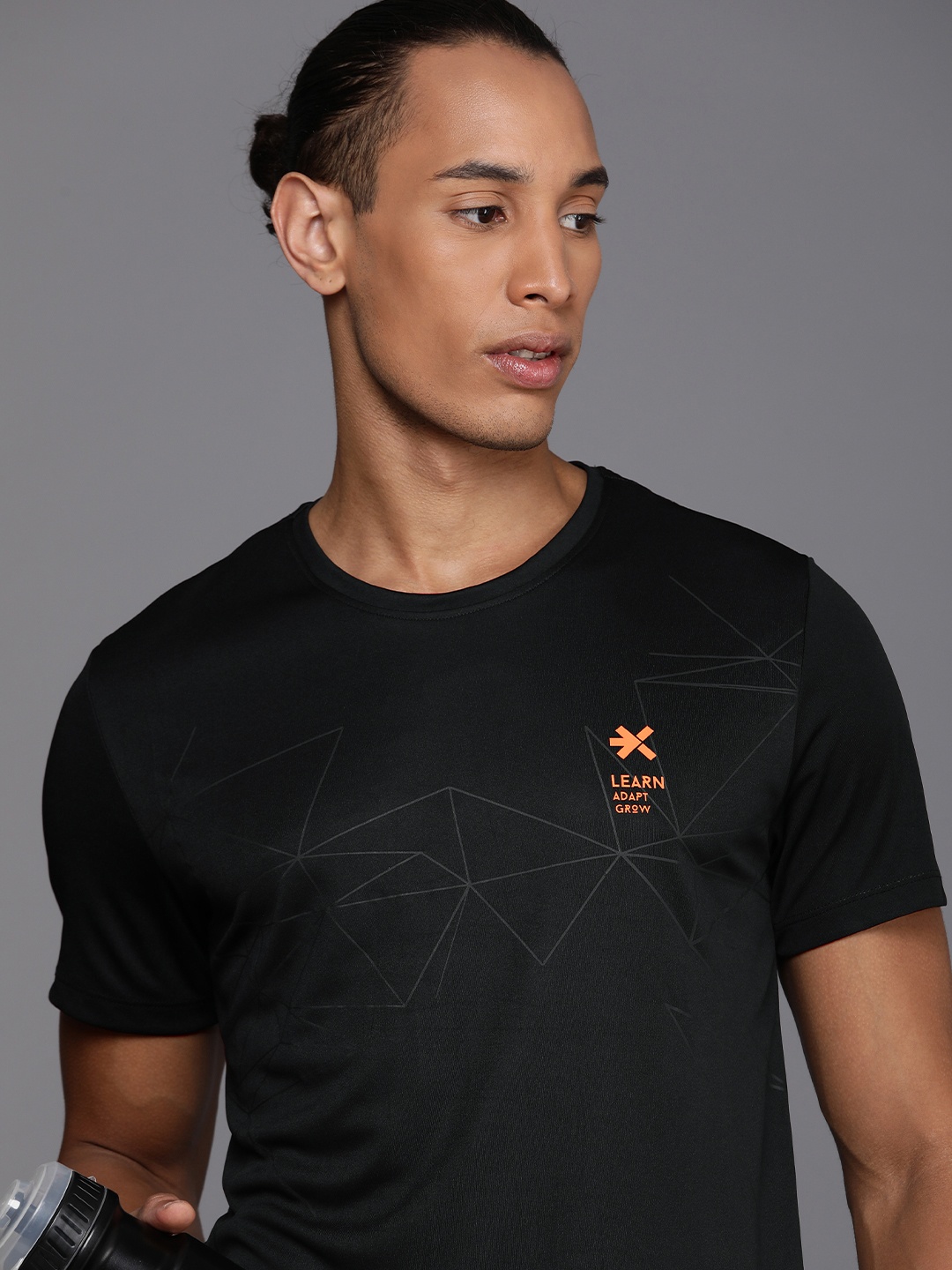 HRX by Hrithik Roshan Geometric Printed Rapid-Dry Antimicrobial Training T-shirt, Black
HRX by Hrithik Roshan Geometric Printed Rapid-Dry Antimicrobial Training T-shirt, Black