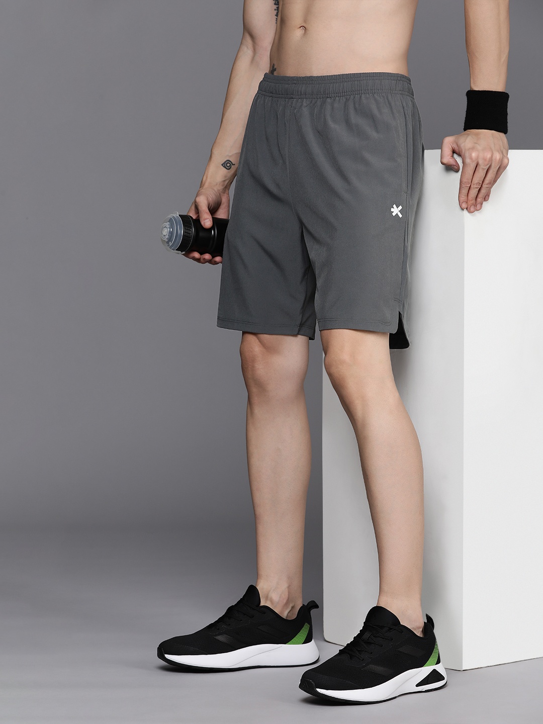 HRX by Hrithik Roshan Men Flex-Collection Rapid Dry Antimicrobial Finish Training Shorts, Grey
HRX by Hrithik Roshan Men Flex-Collection Rapid Dry Antimicrobial Finish Training Shorts, Grey