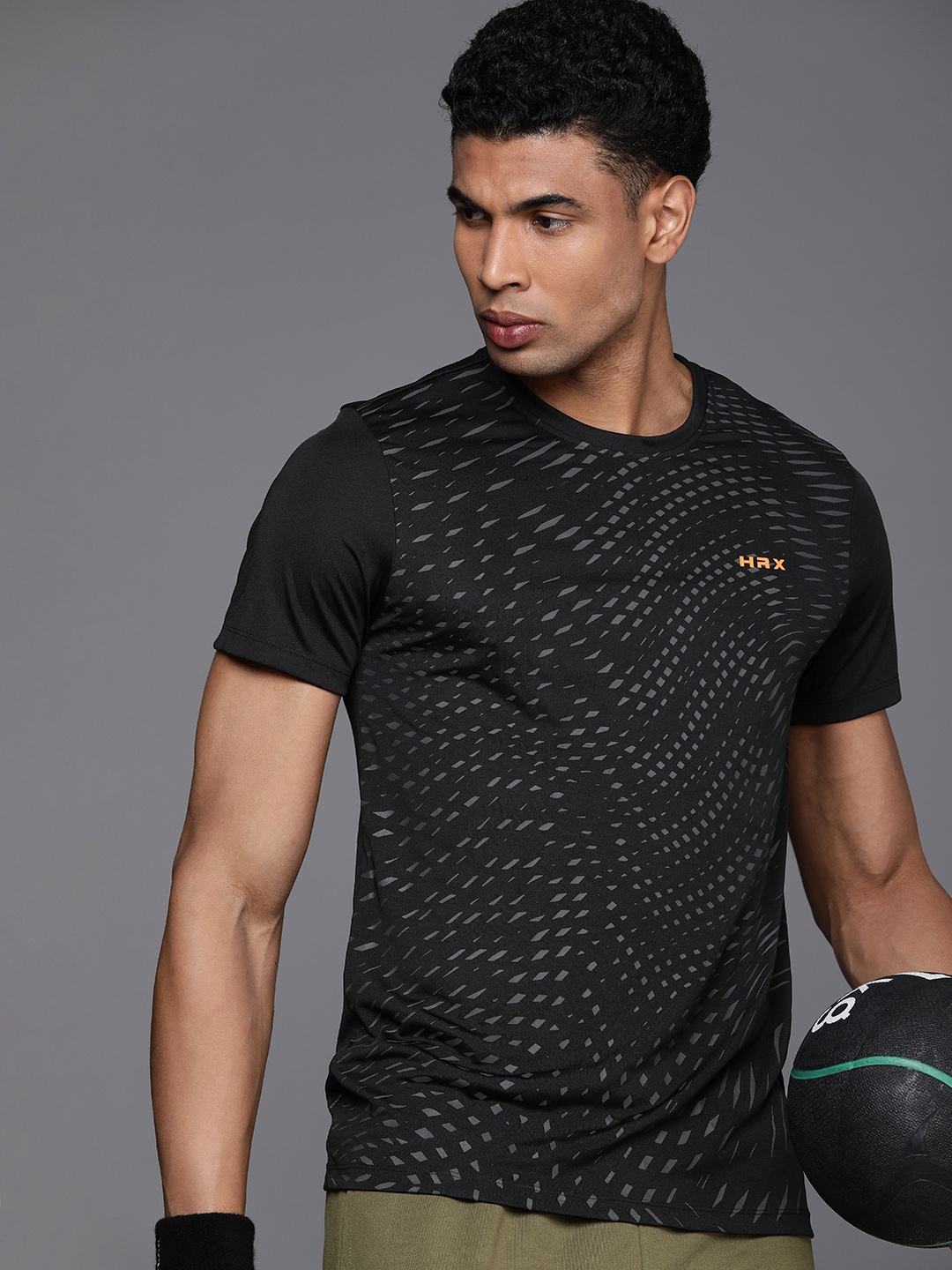 HRX by Hrithik Roshan Flex-Collection Rapid Dry Antimicrobial Finish Printed T-shirt, Black
HRX by Hrithik Roshan Flex-Collection Rapid Dry Antimicrobial Finish Printed T-shirt, Black