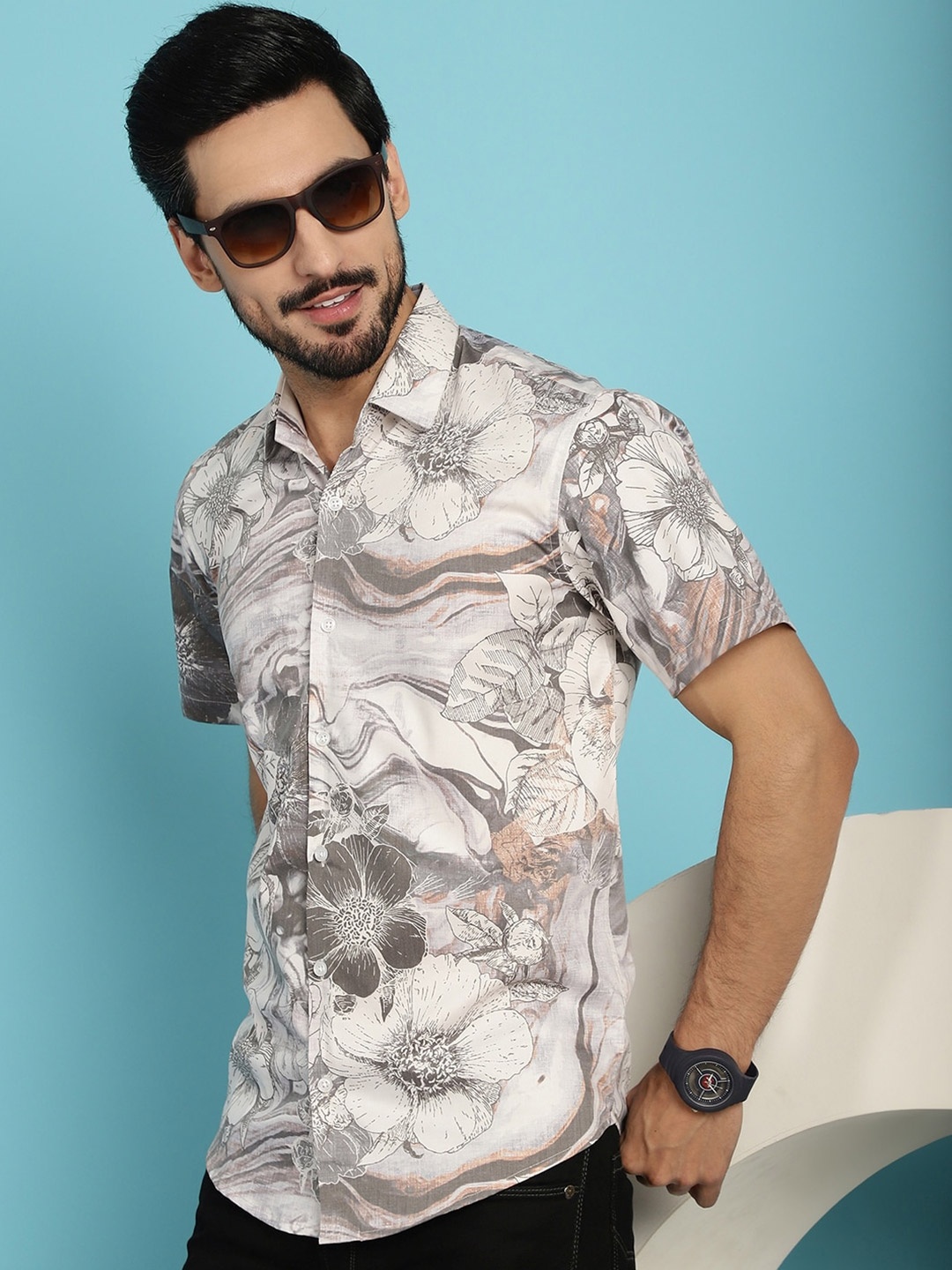 Indian Needle Spread Collar Short Sleeves Abstract Printed Classic Opaque Casual Shirt, Off white
Indian Needle Spread Collar Short Sleeves Abstract Printed Classic Opaque Casual Shirt, Off white