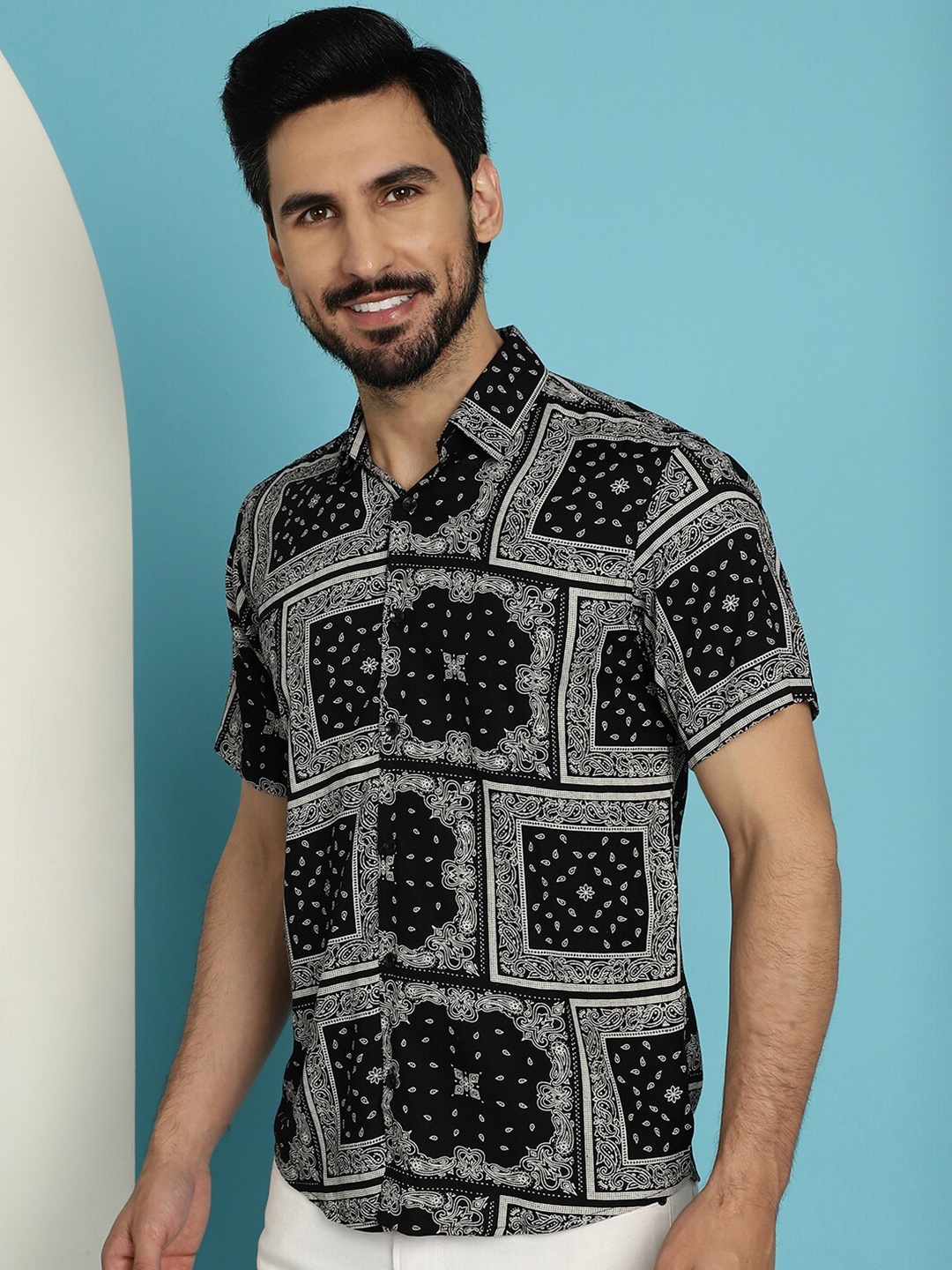 Indian Needle Spread Collar Short Sleeves Graphic Printed Classic Opaque Casual Shirt, Black
Indian Needle Spread Collar Short Sleeves Graphic Printed Classic Opaque Casual Shirt, Black