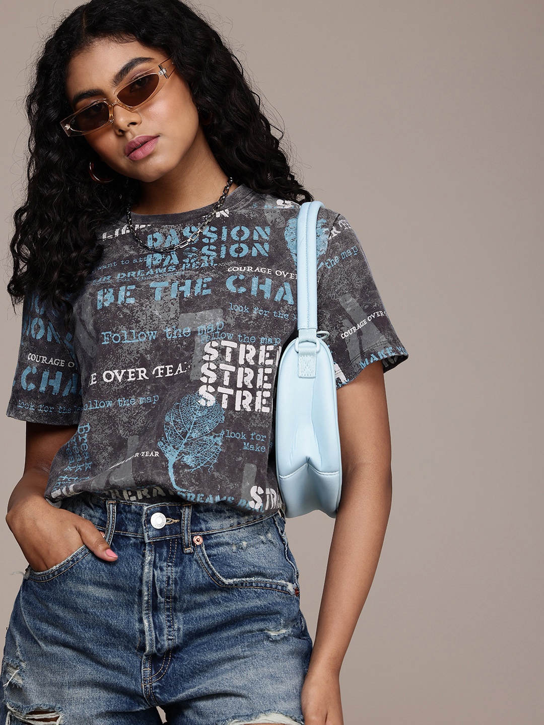 The Roadster Life Co. Printed Drop-Shoulder Sleeves Pure Cotton Washed Effect Boxy T-shirt, Grey
The Roadster Life Co. Printed Drop-Shoulder Sleeves Pure Cotton Washed Effect Boxy T-shirt, Grey