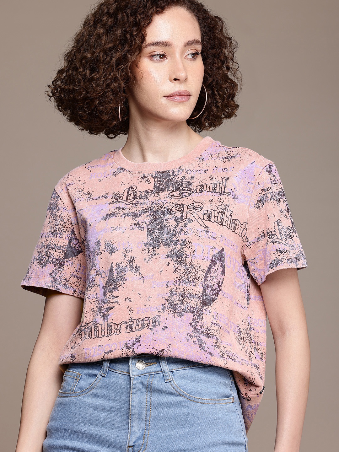The Roadster Life Co. Printed Drop-Shoulder Sleeves Pure Cotton Boxy Washed T-shirt, Rose
The Roadster Life Co. Printed Drop-Shoulder Sleeves Pure Cotton Boxy Washed T-shirt, Rose