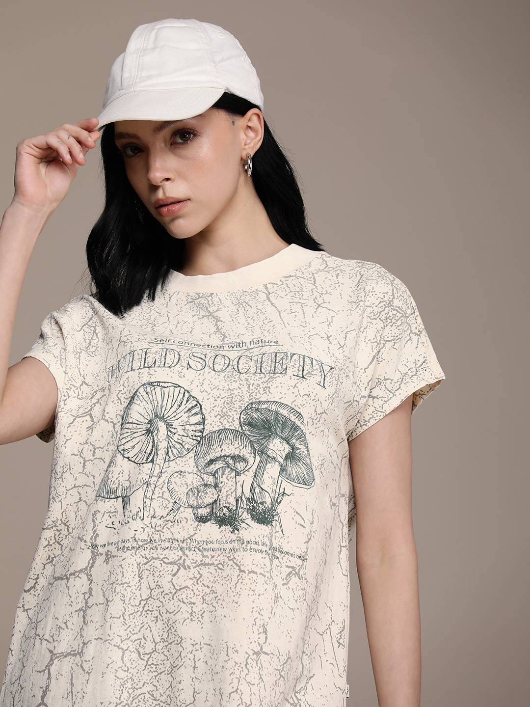 The Roadster Life Co. Printed Extended Sleeves Pure Cotton Oversized Washed T-shirt, Beige
The Roadster Life Co. Printed Extended Sleeves Pure Cotton Oversized Washed T-shirt, Beige