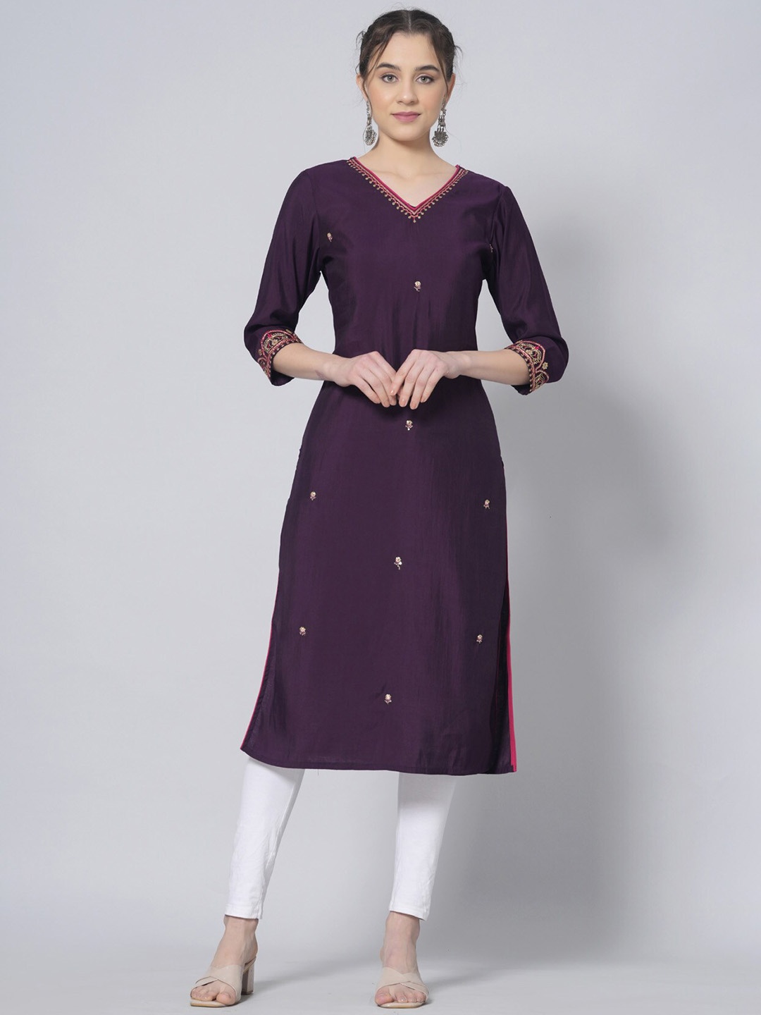 BAESD Ethnic Motifs Embroidered Thread Work Detailed Chanderi Silk Straight Kurta, Purple
BAESD Ethnic Motifs Embroidered Thread Work Detailed Chanderi Silk Straight Kurta, Purple