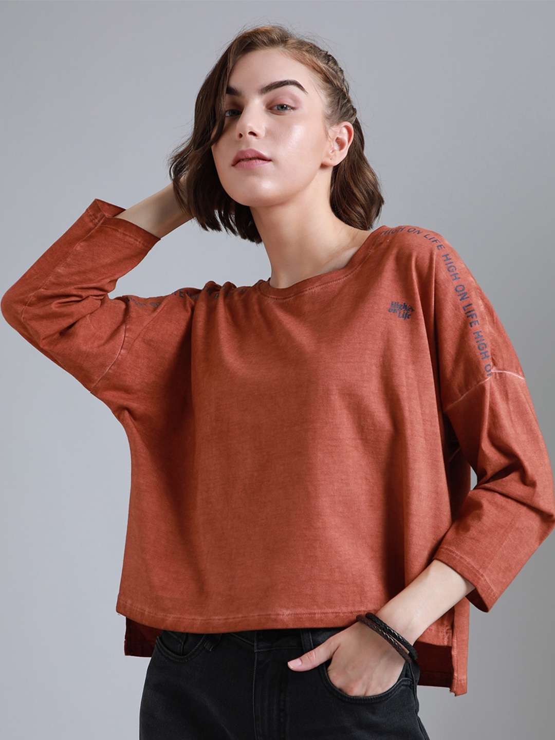 High Star Typography Printed Round Neck Drop-Shoulder Sleeves Cotton Boxy T-shirt, Rust
High Star Typography Printed Round Neck Drop-Shoulder Sleeves Cotton Boxy T-shirt, Rust