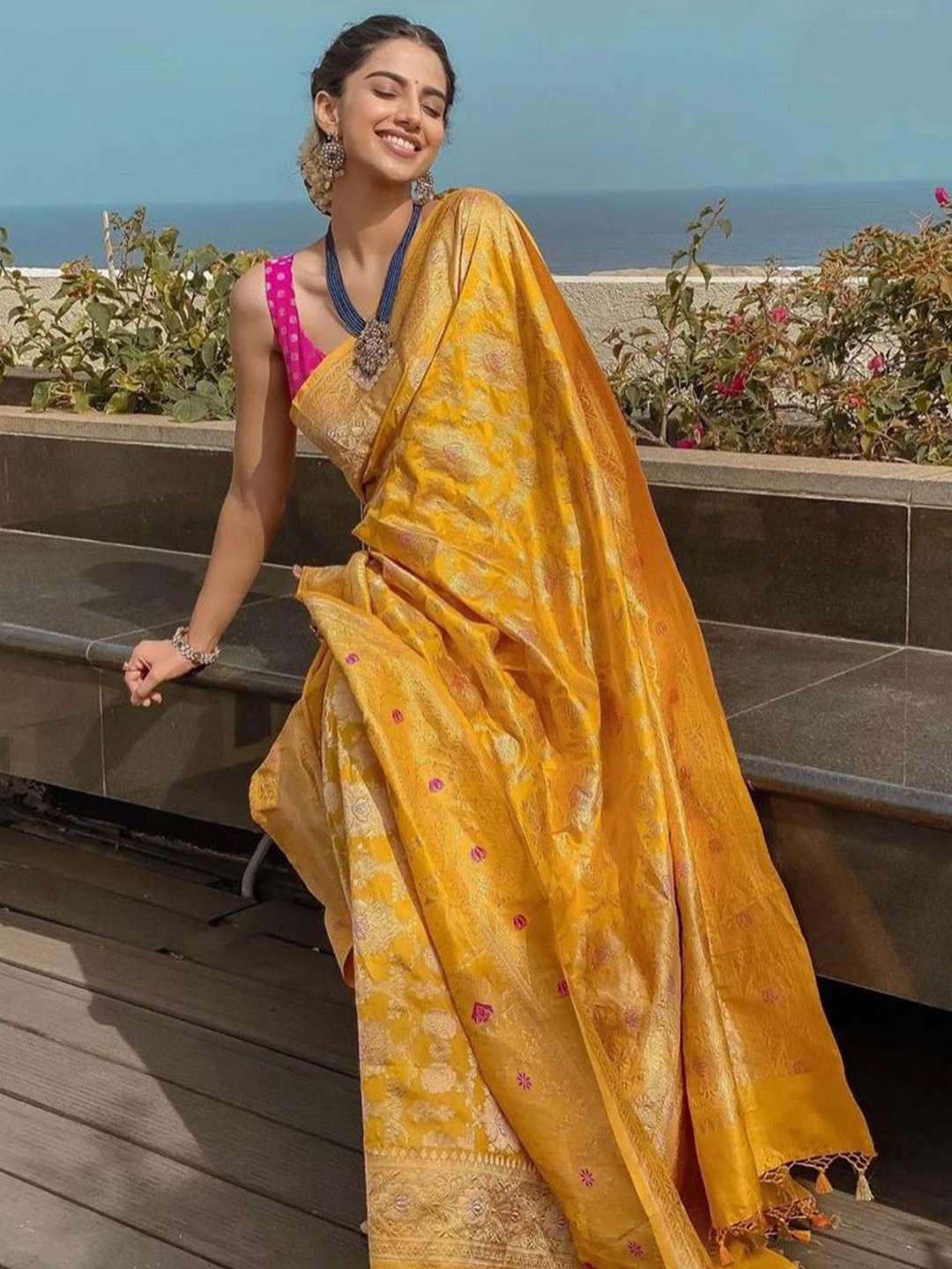 bansari textiles Ethnic Motifs Woven Design Zari Pure Silk Kanjeevaram Saree, Yellow
bansari textiles Ethnic Motifs Woven Design Zari Pure Silk Kanjeevaram Saree, Yellow