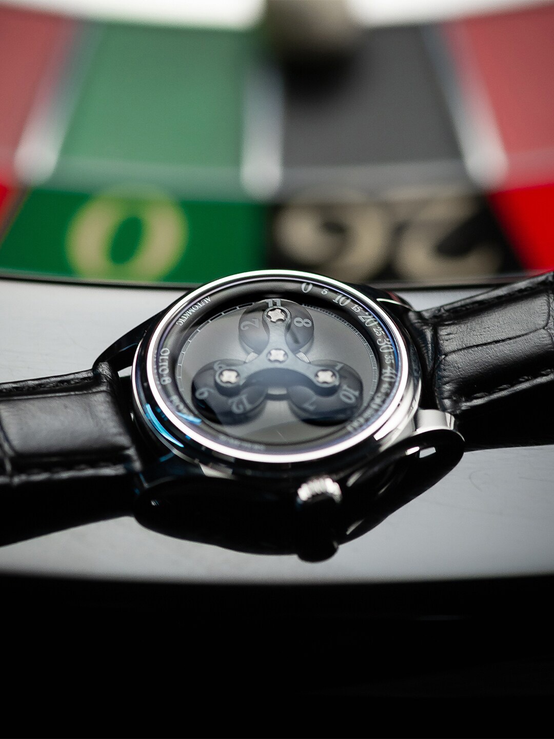 Olto.8 Unisex ROTO Wandering Hour Analogue Automatic Motion Powered Watch V4-1313-L03, Black
Olto.8 Unisex ROTO Wandering Hour Analogue Automatic Motion Powered Watch V4-1313-L03, Black