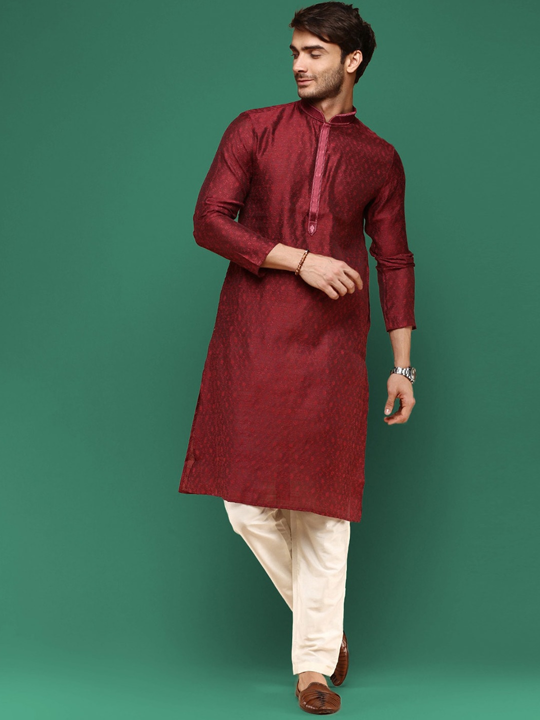 Sangria Mandarin Collar Long Sleeves Ethnic Woven Designed Straight Kurtas, Red
Sangria Mandarin Collar Long Sleeves Ethnic Woven Designed Straight Kurtas, Red