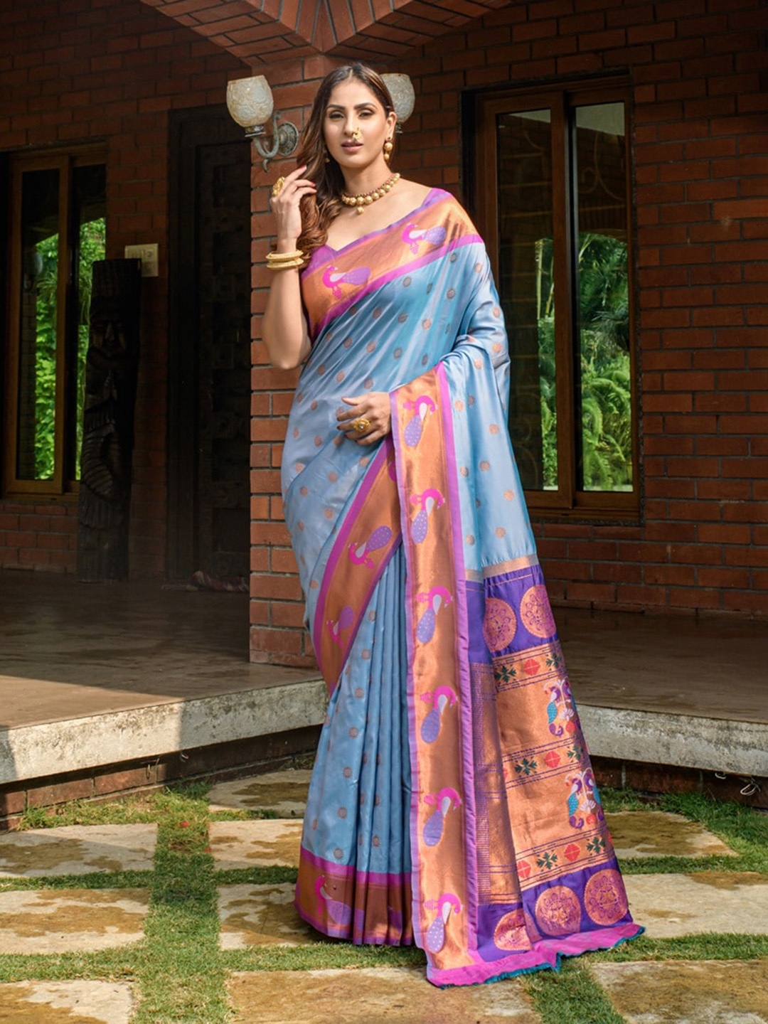 CANIZZARO Ethnic Motifs Woven Design Zari Pure Silk Paithani Saree, Turquoise blue
CANIZZARO Ethnic Motifs Woven Design Zari Pure Silk Paithani Saree, Turquoise blue