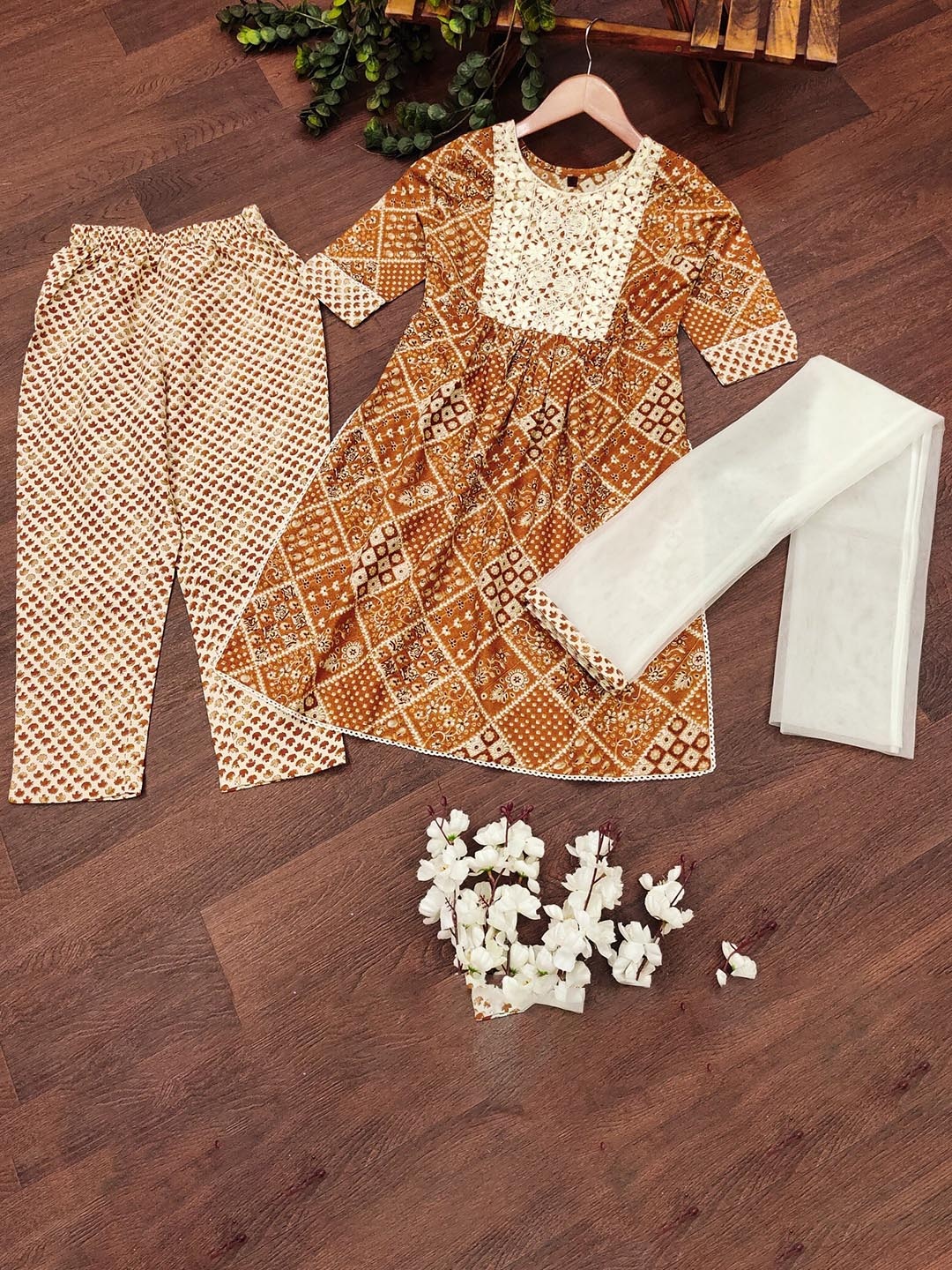 BAESD Girls Floral Printed Round Neck Straight Kurta with Trousers & With Dupatta, Mustard
BAESD Girls Floral Printed Round Neck Straight Kurta with Trousers & With Dupatta, Mustard
