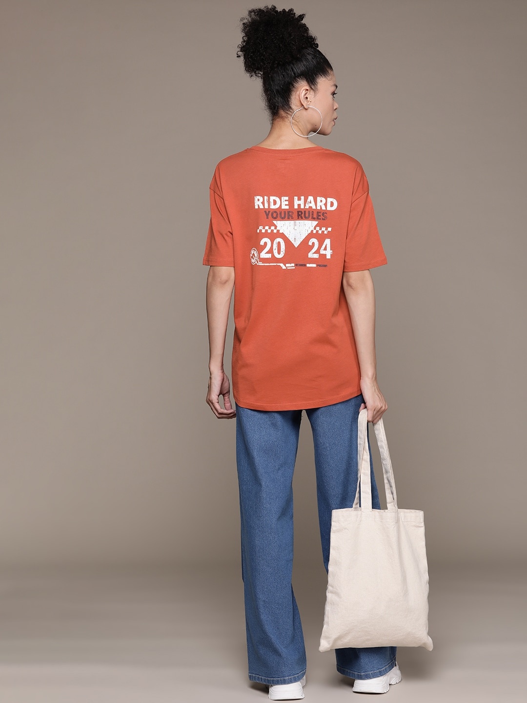 The Roadster Lifestyle Co. Graphic Printed Drop-Shoulder Sleeves Pure Cotton T-shirt, Rust
The Roadster Lifestyle Co. Graphic Printed Drop-Shoulder Sleeves Pure Cotton T-shirt, Rust