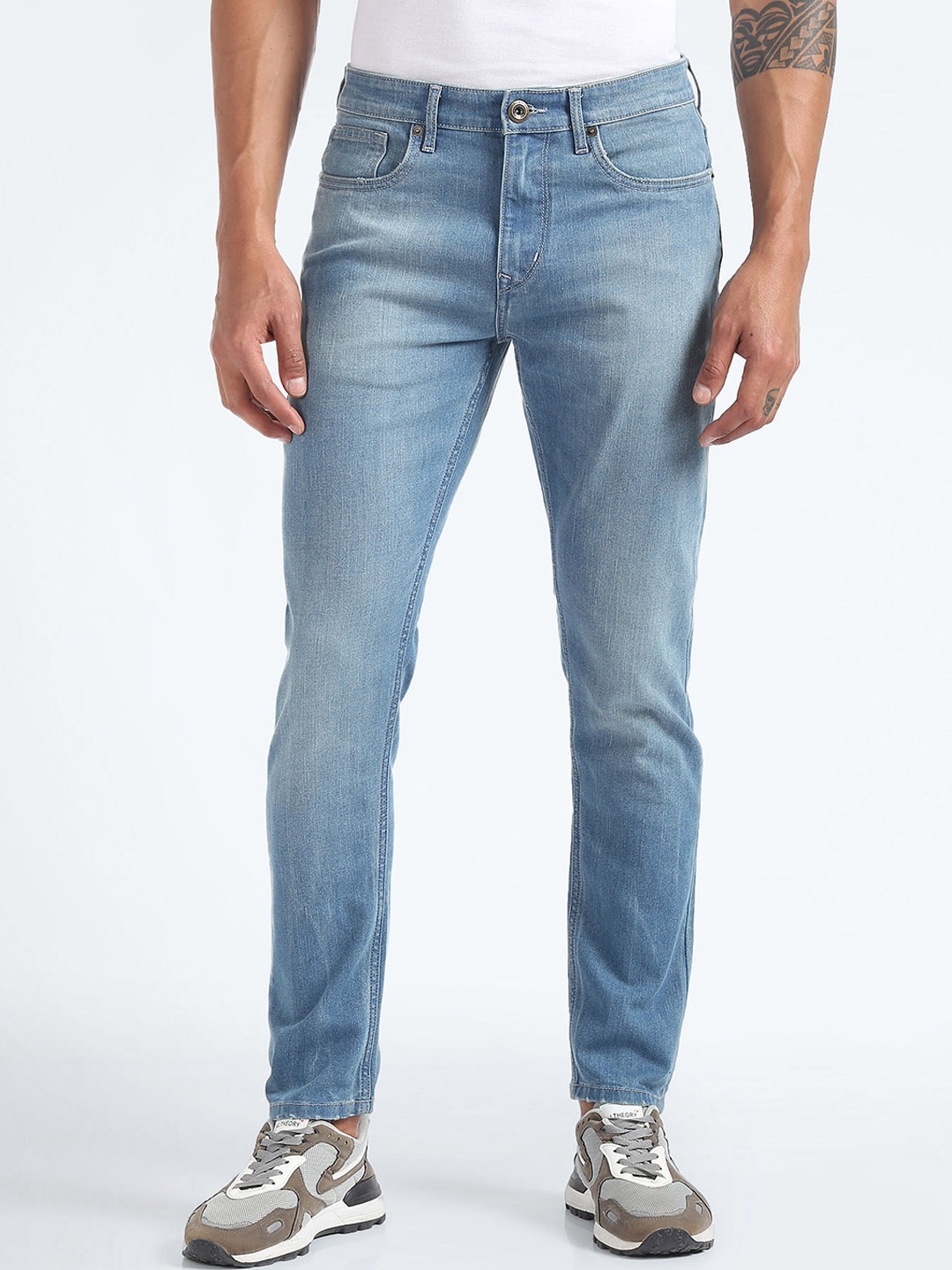 Flying Machine Men Tapered Fit Mid Rise Clean Look Heavy Fade Stretchable Jeans, Blue
Flying Machine Men Tapered Fit Mid Rise Clean Look Heavy Fade Stretchable Jeans, Blue