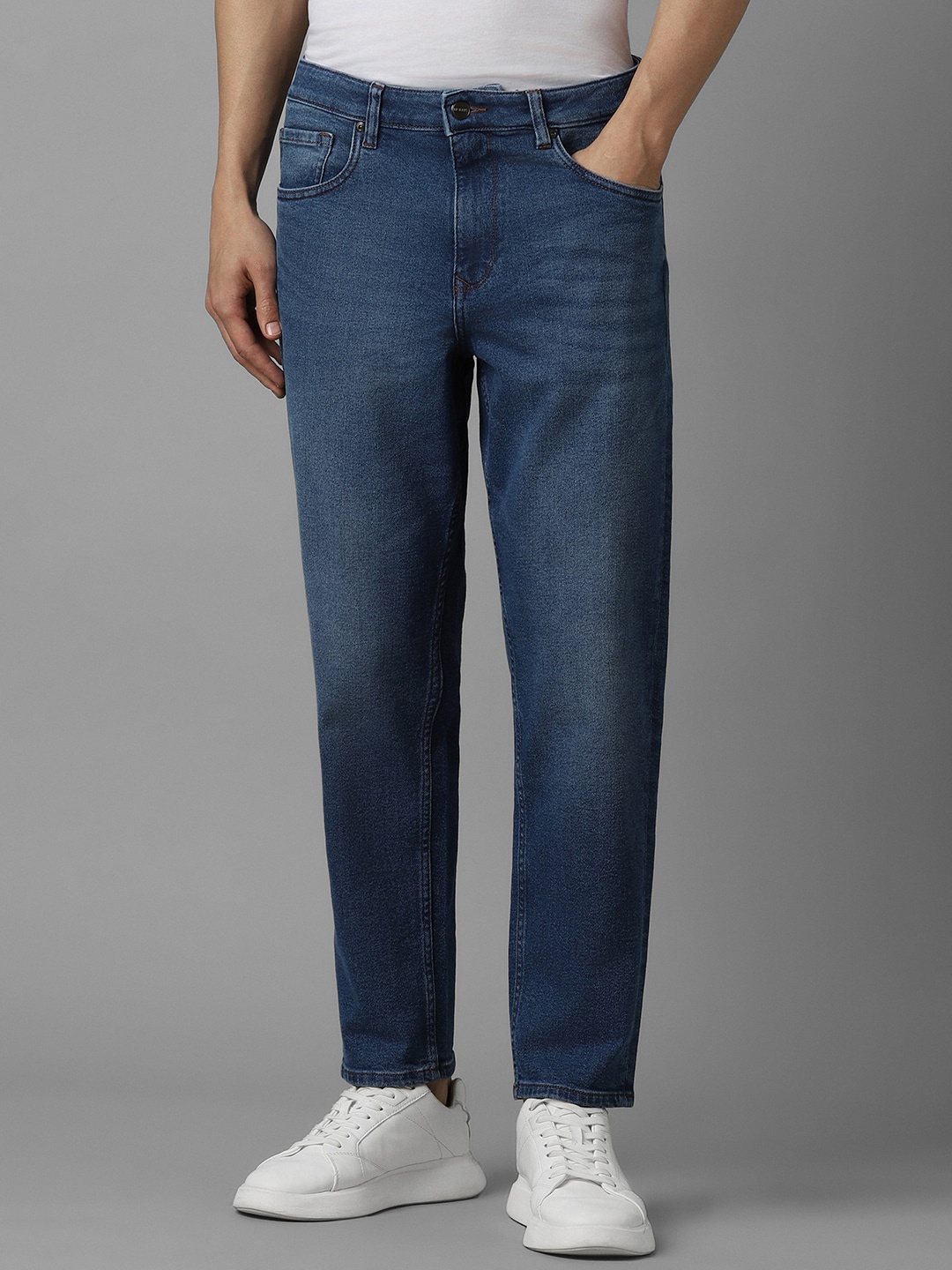 Louis Philippe Jeans Men Slim Fit Light Fade Clean Look Pure Cotton Jeans, Navy blue
Louis Philippe Jeans Men Slim Fit Light Fade Clean Look Pure Cotton Jeans, Navy blue