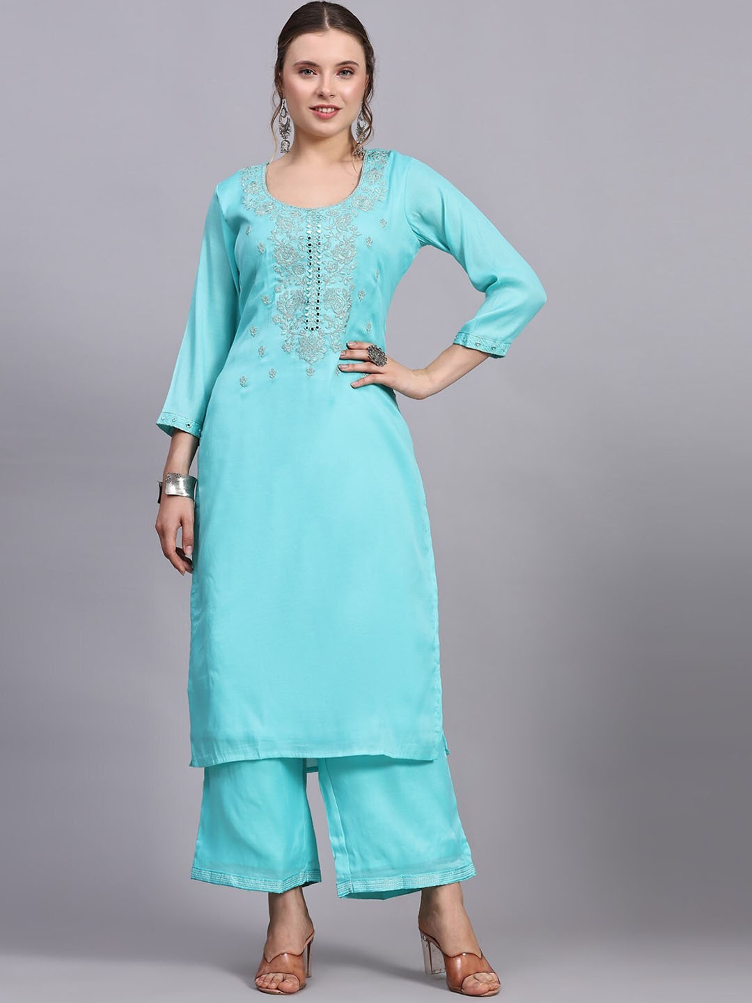 SALWAT Yoke Design Round Neck Three-Quarter Sleeves Kurta with Palazzos & With Dupatta, Turquoise blue
SALWAT Yoke Design Round Neck Three-Quarter Sleeves Kurta with Palazzos & With Dupatta, Turquoise blue