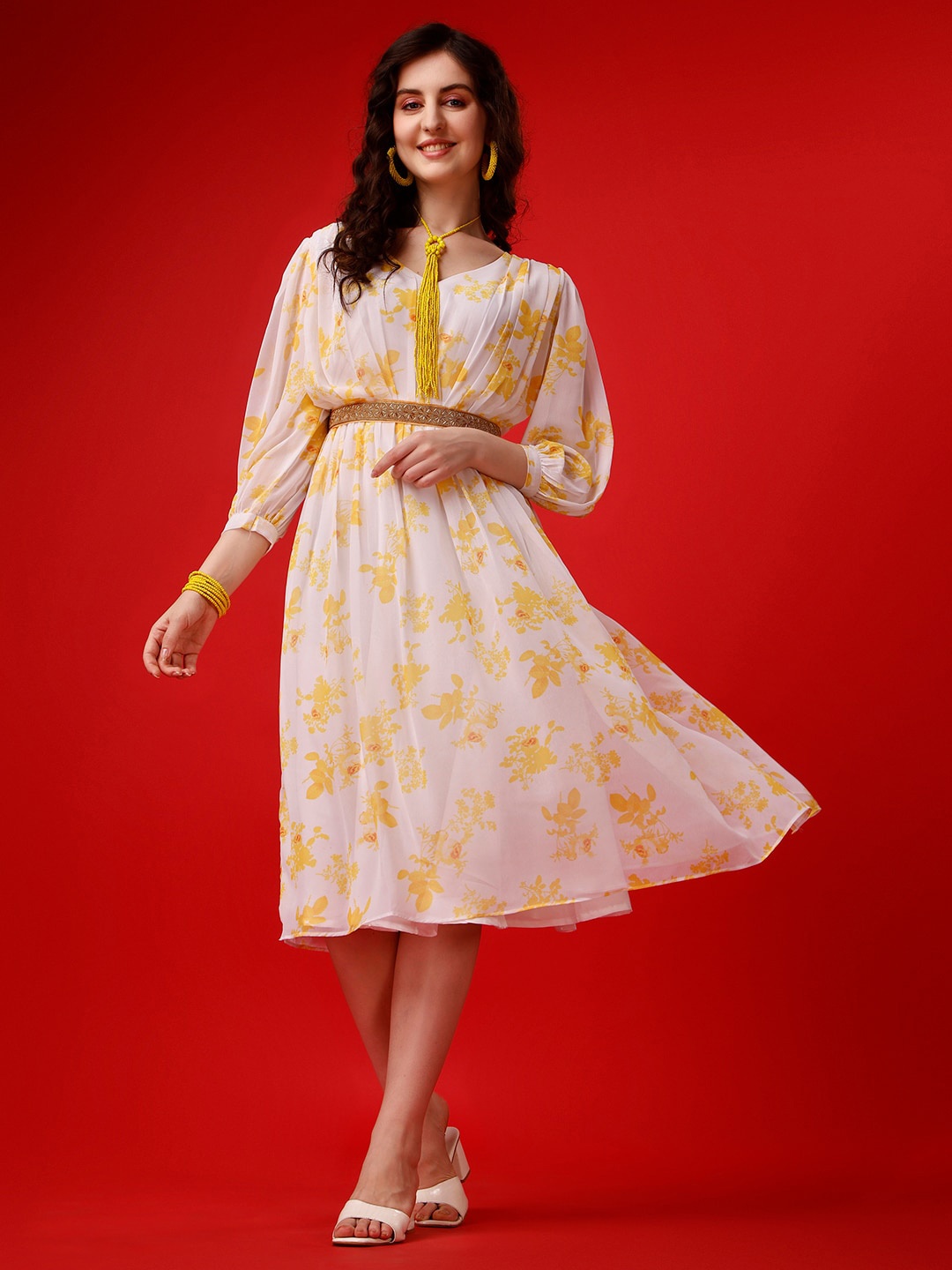 HETVI CREATION Floral Printed Puff Sleeves Gathered or Pleated Georgette Fit & Flare Dress, Yellow
HETVI CREATION Floral Printed Puff Sleeves Gathered or Pleated Georgette Fit & Flare Dress, Yellow