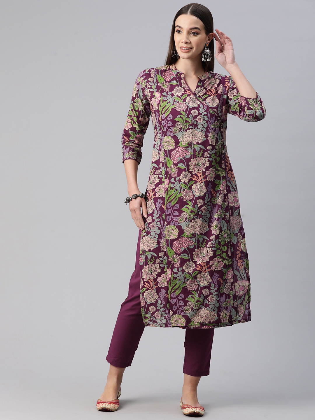 Readiprint Women Floral Printed Regular Sequinned Pure Cotton Kurta with Trousers, Purple
Readiprint Women Floral Printed Regular Sequinned Pure Cotton Kurta with Trousers, Purple