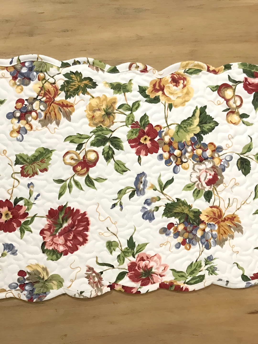 BELLEVEN Off White & Maroon 4 Pieces Floral Printed Pure Cotton Quilted Table Placemats
BELLEVEN Off White & Maroon 4 Pieces Floral Printed Pure Cotton Quilted Table Placemats