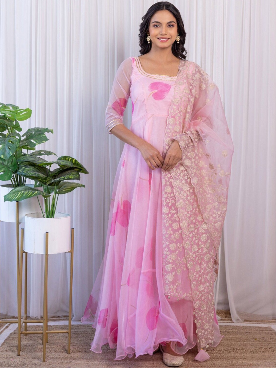 KALINI Floral Printed Maxi-Length Organza Fit And Flare Ethnic Dress With Dupatta, Pink
KALINI Floral Printed Maxi-Length Organza Fit And Flare Ethnic Dress With Dupatta, Pink