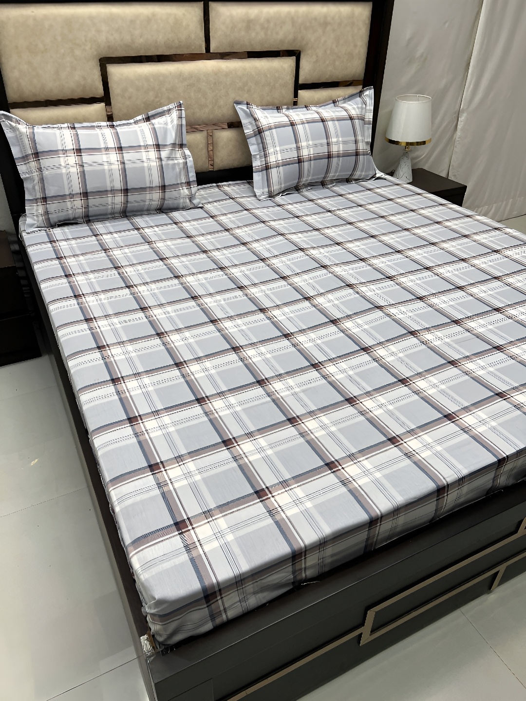 Pure Decor Grey Geometric Printed 380 TC Pure Cotton King Bedsheet & 2 Pillow Covers
Pure Decor Grey Geometric Printed 380 TC Pure Cotton King Bedsheet & 2 Pillow Covers