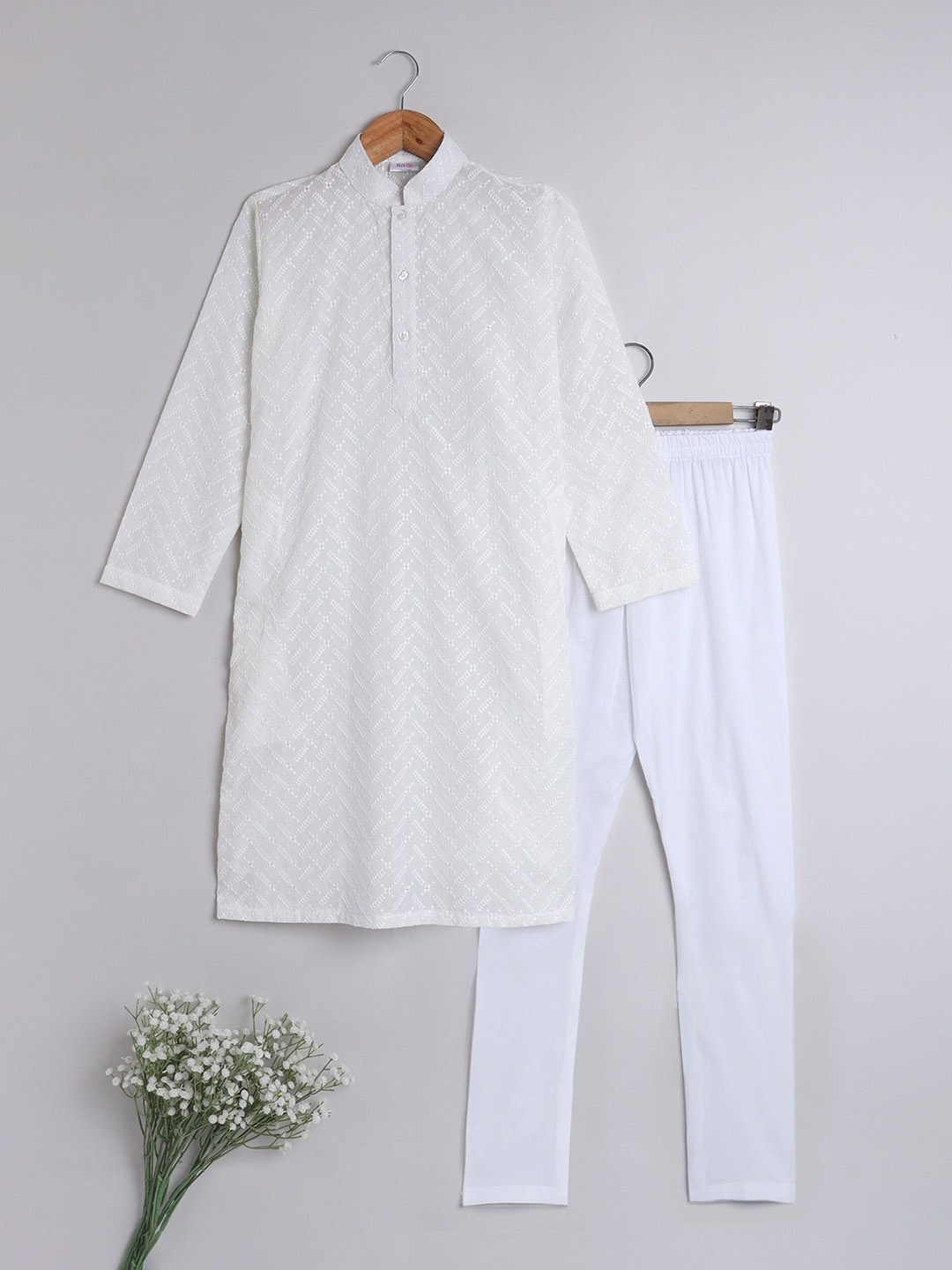 BAESD Boys Floral Embroidered Regular Chikankari Pure Cotton Kurta with Pyjamas, White
BAESD Boys Floral Embroidered Regular Chikankari Pure Cotton Kurta with Pyjamas, White